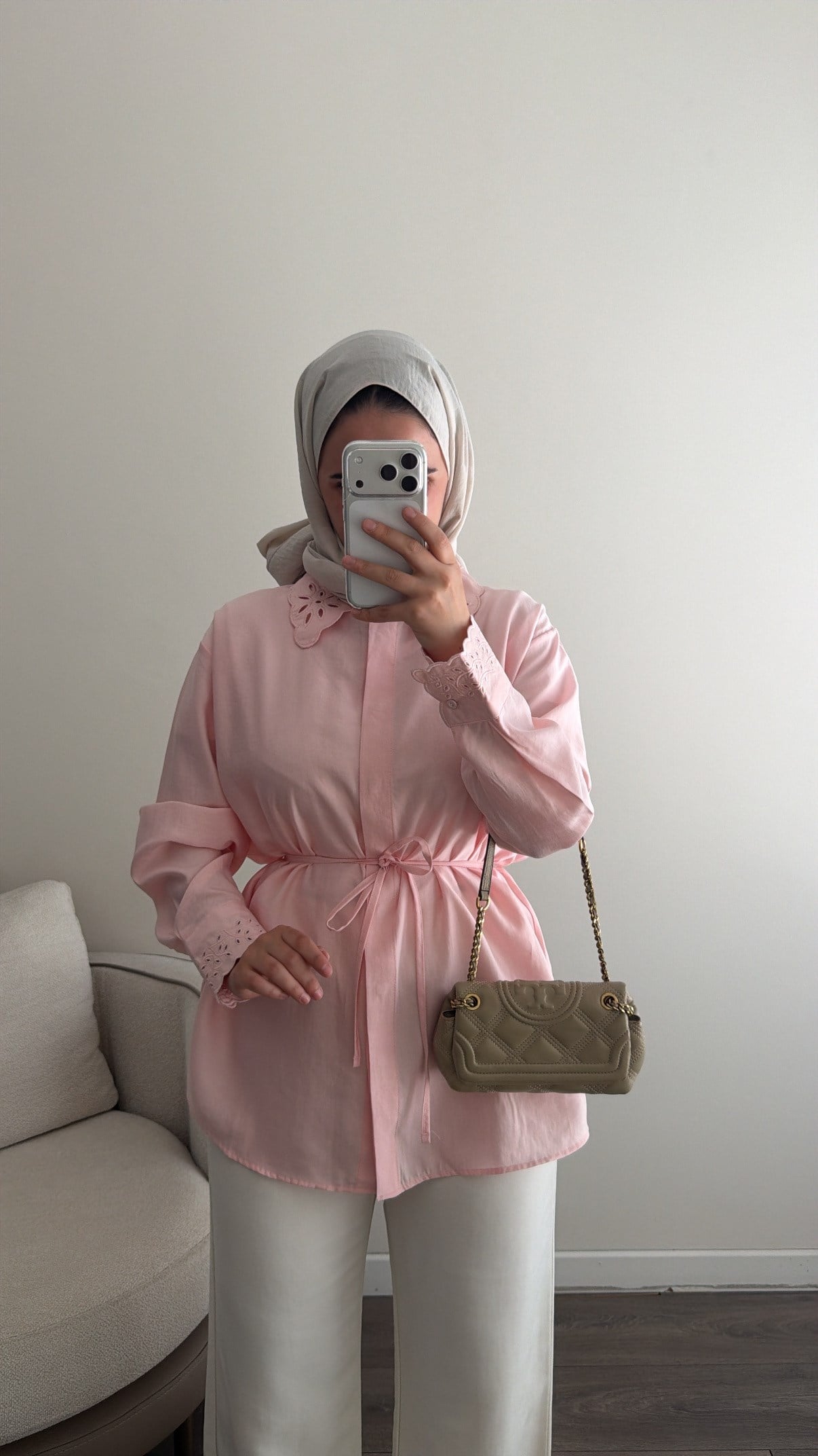 Omzu ve Kolu Nakışlı Gömlek - Pembe