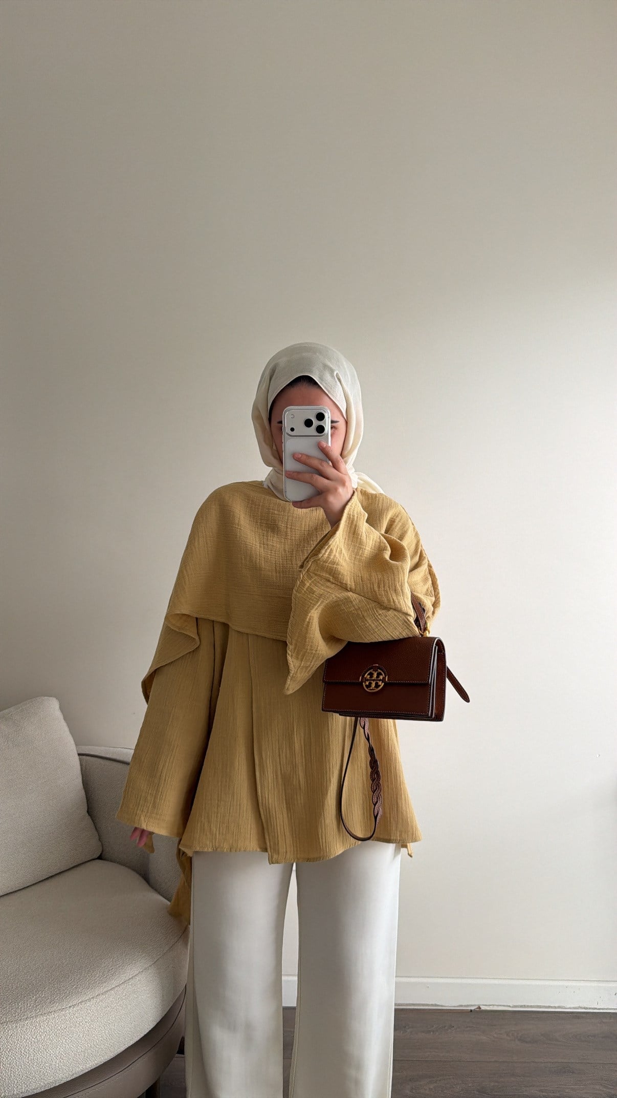 Pelerin Detaylı Safran Tunik