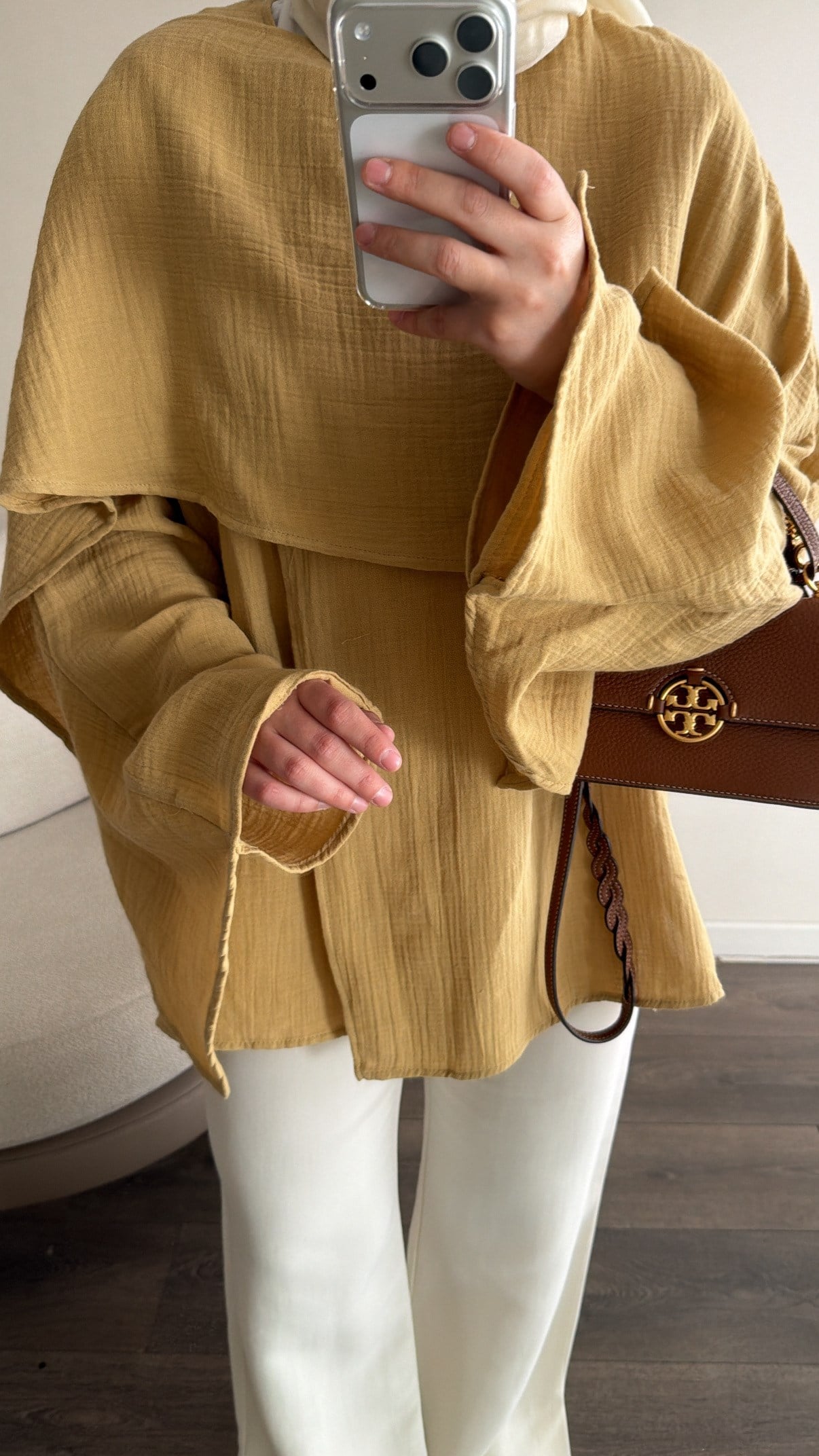 Pelerin Detaylı Safran Tunik