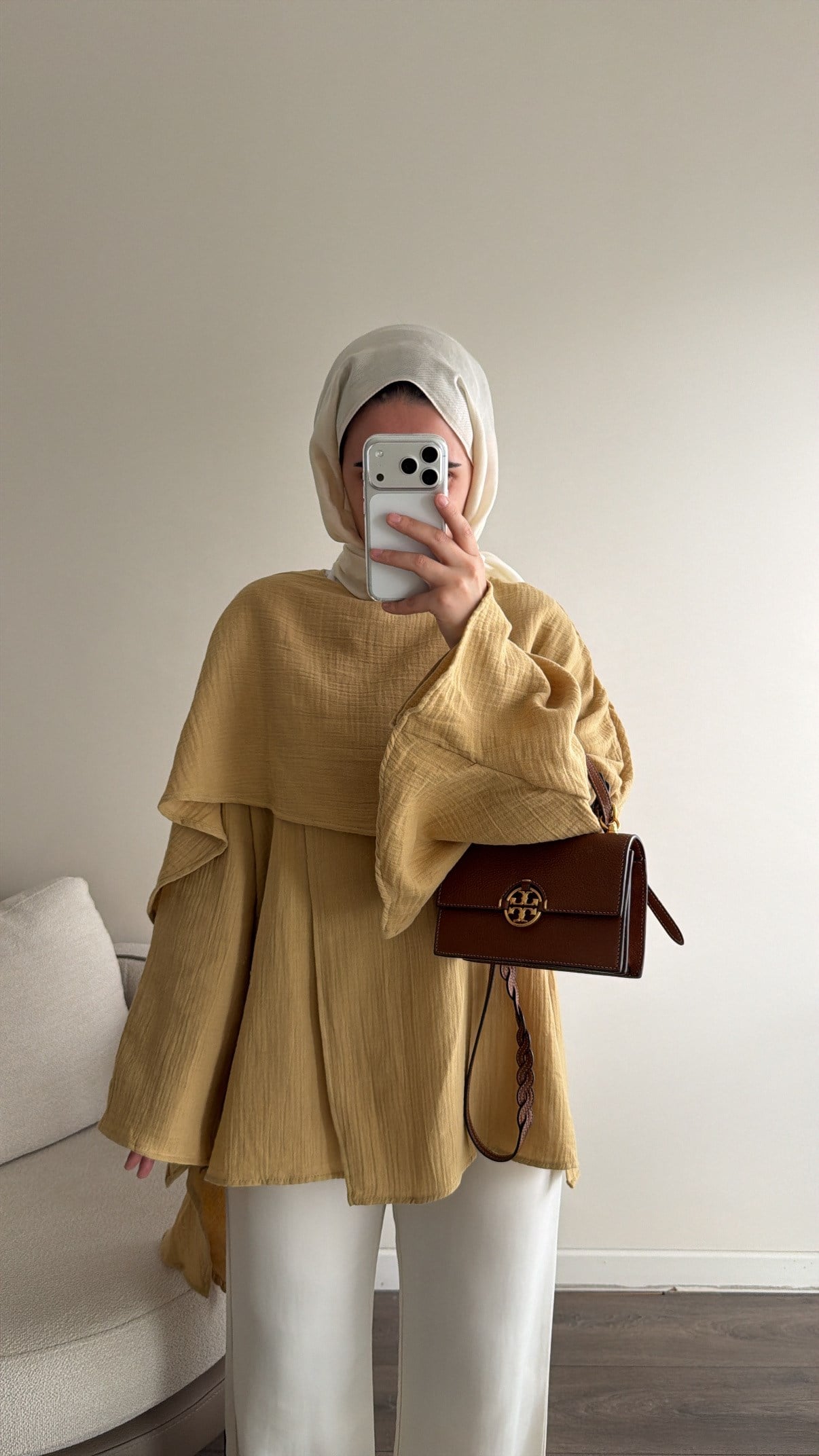 Pelerin Detaylı Safran Tunik