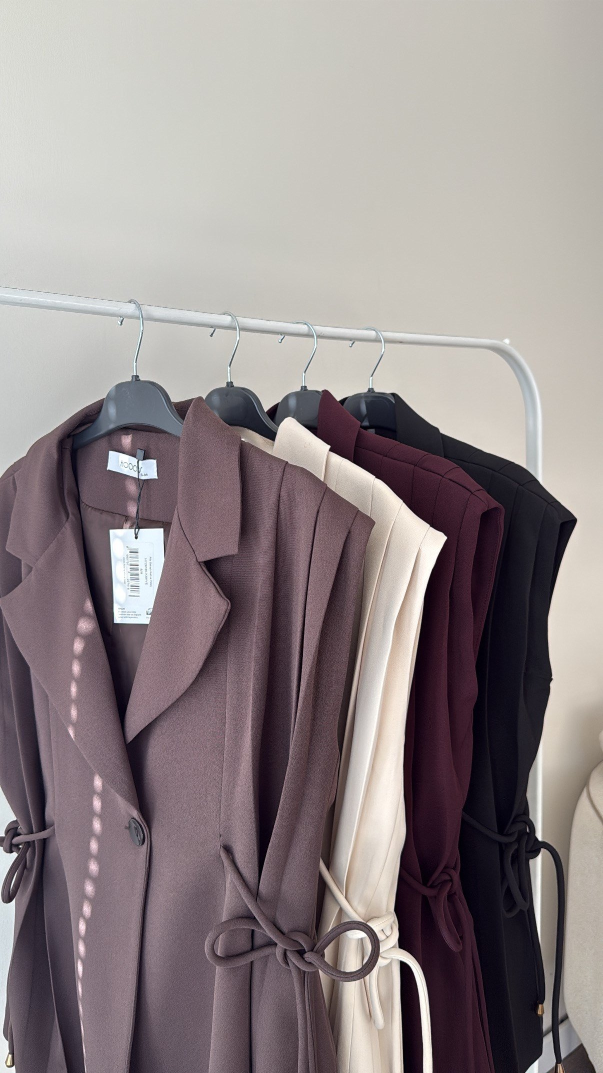 Pile Detaylı Siyah Yelek