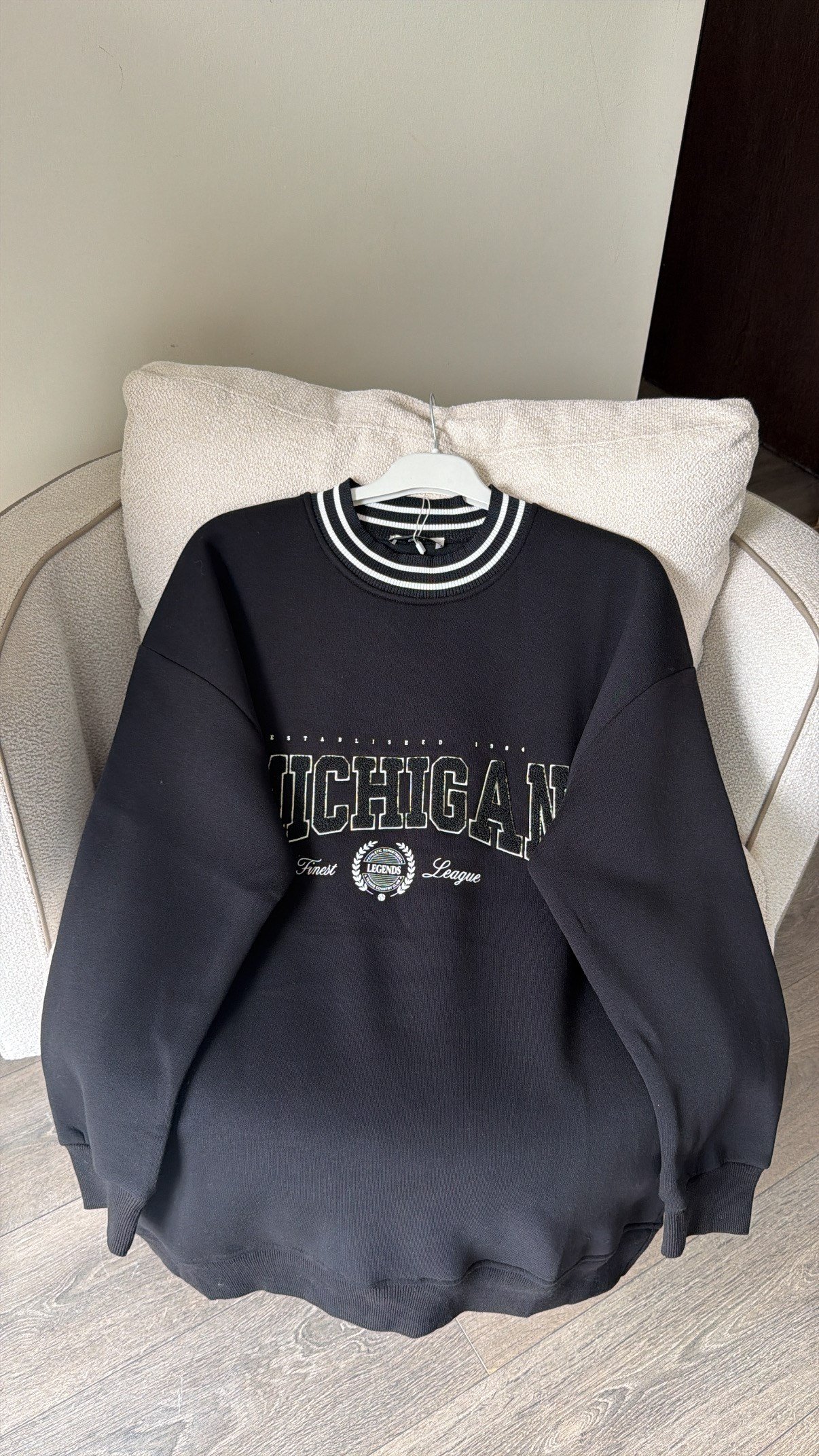 Triko ve Nakış Detaylı Sweatshirt - Siyah
