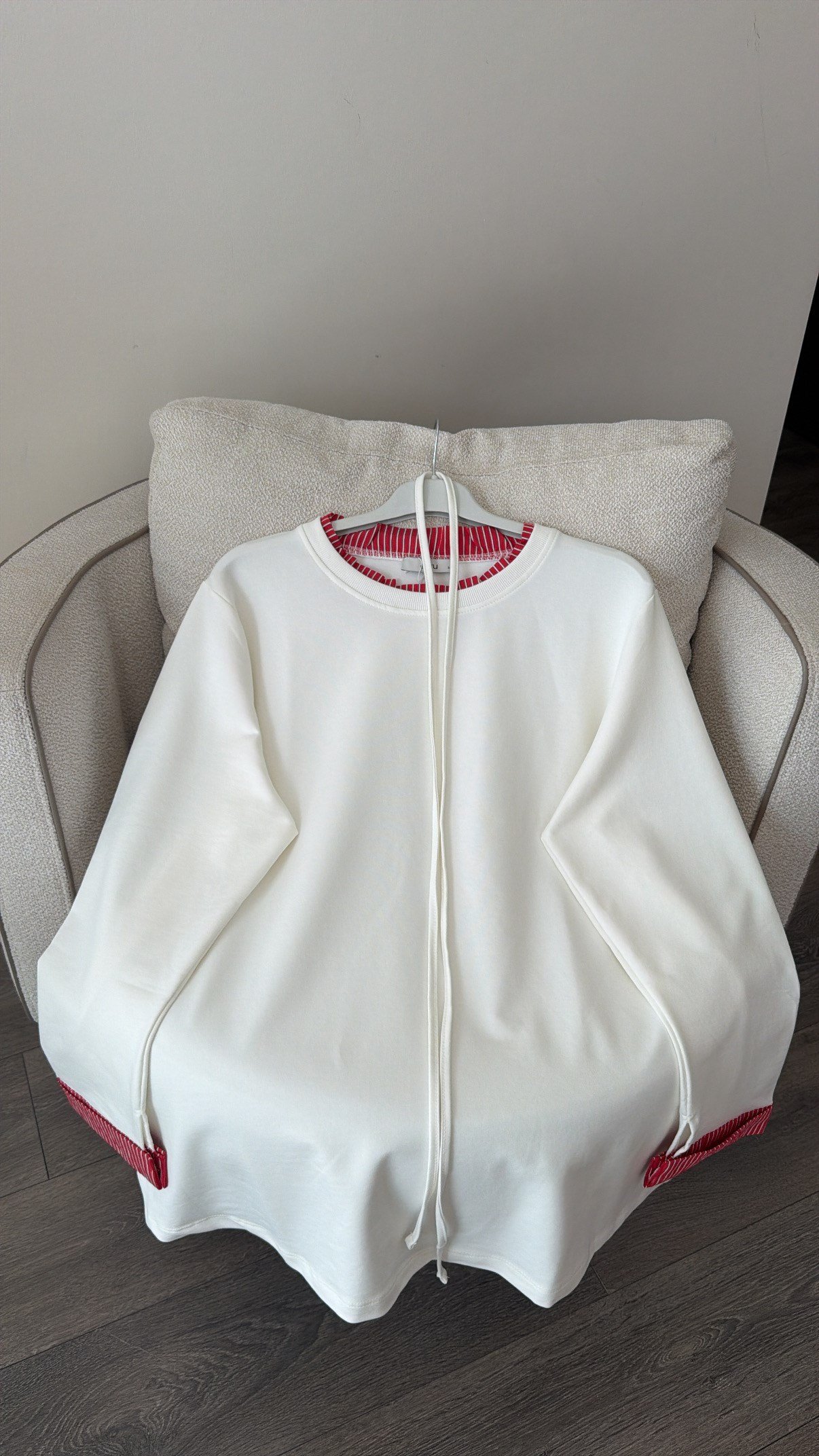 Yaka ve Kolları Çizgi Garnili Bağlamalı Sweatshirt - Ekru