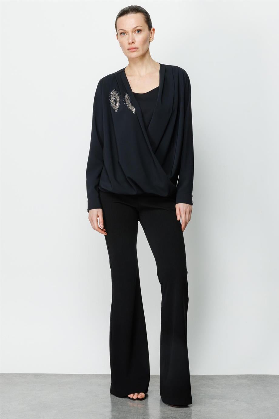 01584-2Y3 MODA İLGİ BLUZSİYAH