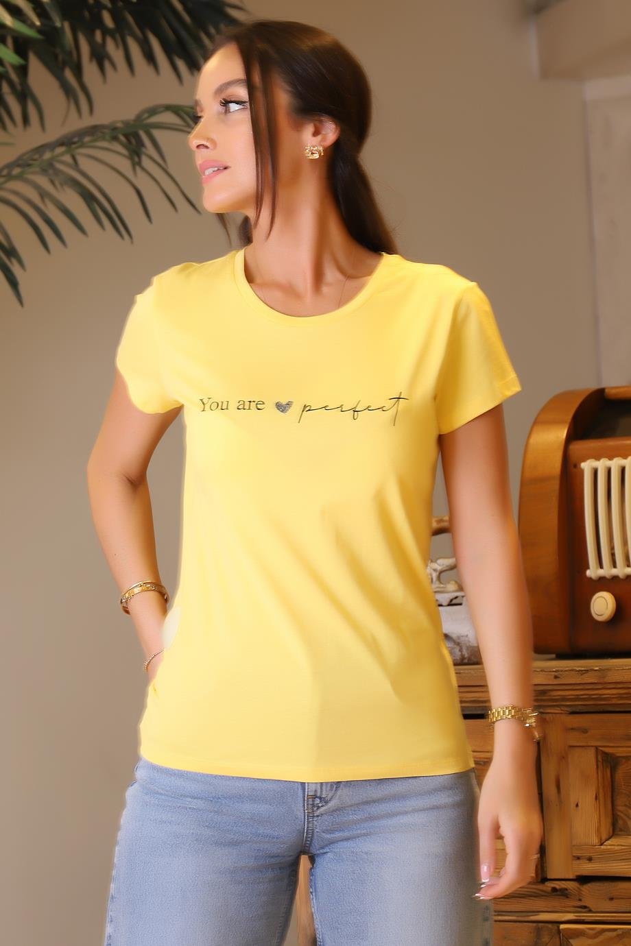 FASHİON FRİENDSYAZI BASKILI KISA KOLLU SARI KADIN T-SHİRT  0099-2Y3