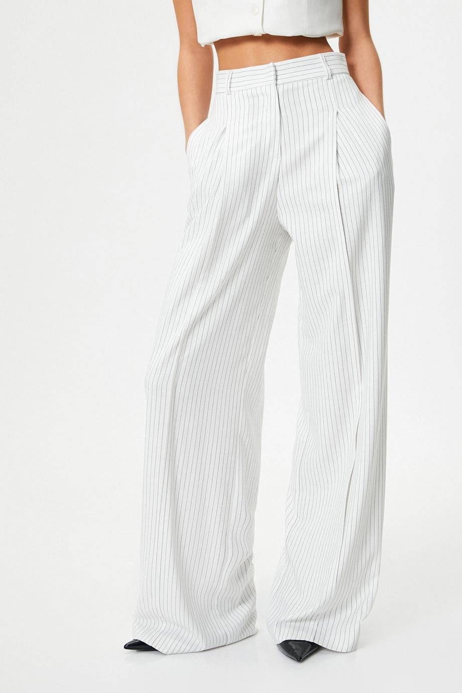 KOTON4SAK40104UW-2Y4 KOTON PANTOLONSİYAH ÇİZGİLİ