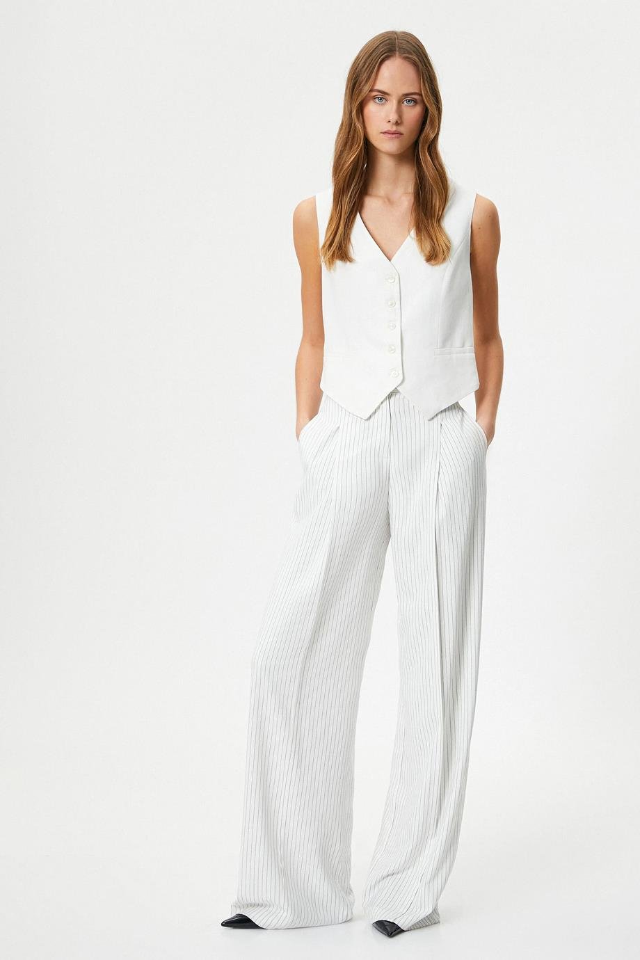 KOTON4SAK40104UW-2Y4 KOTON PANTOLONSİYAH ÇİZGİLİ