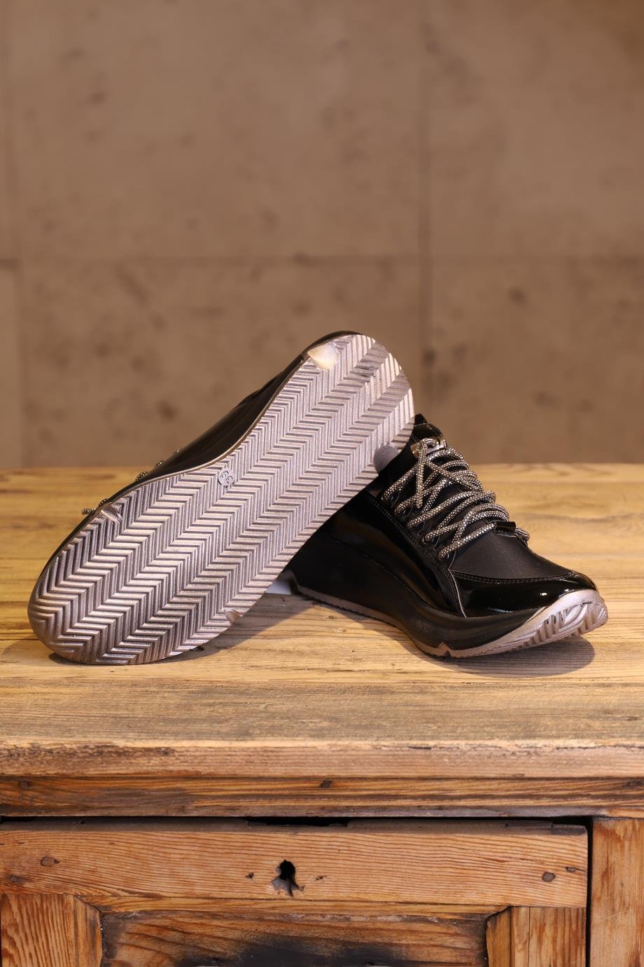 PUNTO-GÜVEN538051-2Y4 PUNTO AYAKKABISİYAH RUGAN