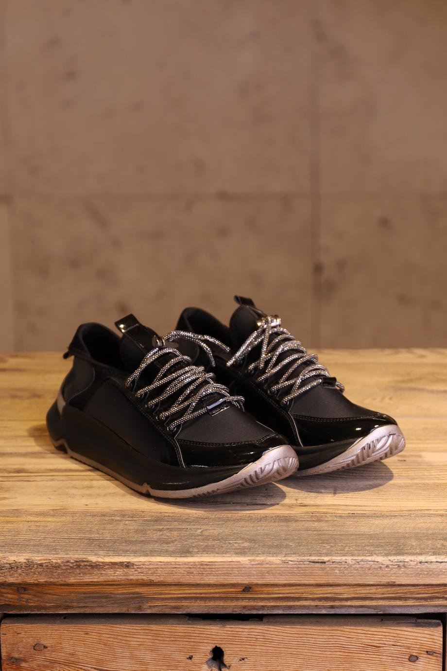 PUNTO-GÜVEN538051-2Y4 PUNTO AYAKKABISİYAH RUGAN