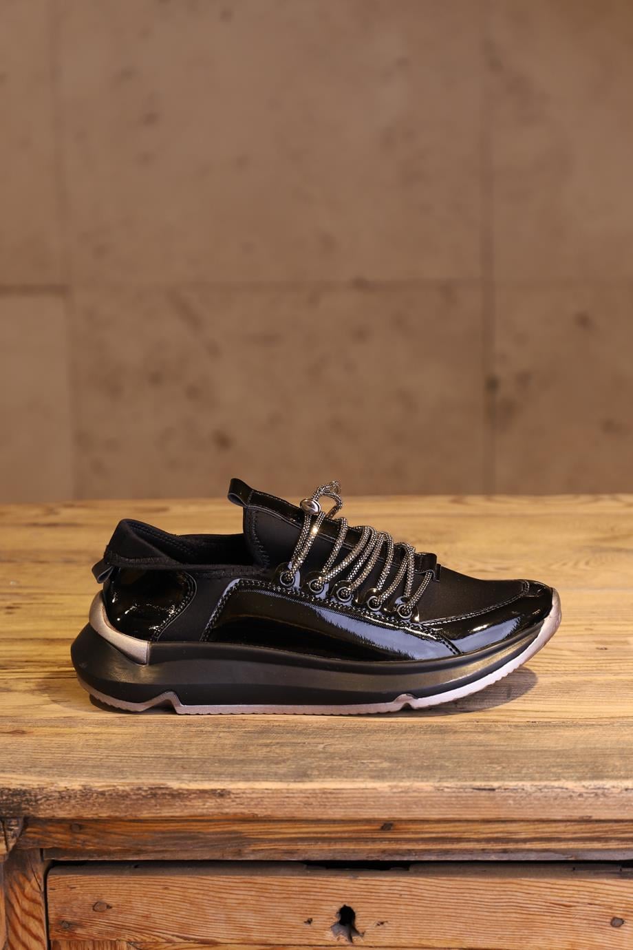 PUNTO-GÜVEN538051-2Y4 PUNTO AYAKKABISİYAH RUGAN