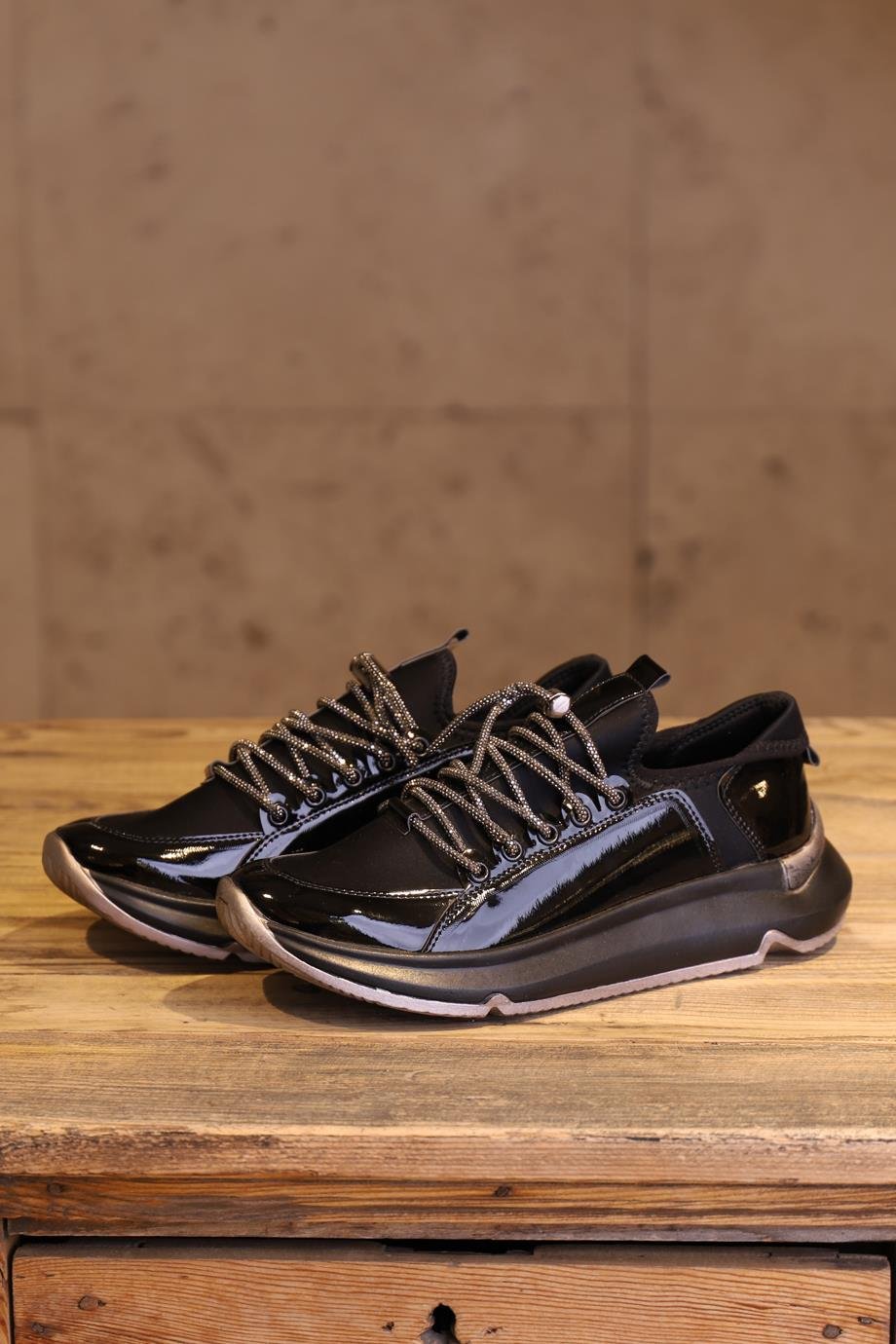 PUNTO-GÜVEN538051-2Y4 PUNTO AYAKKABISİYAH RUGAN