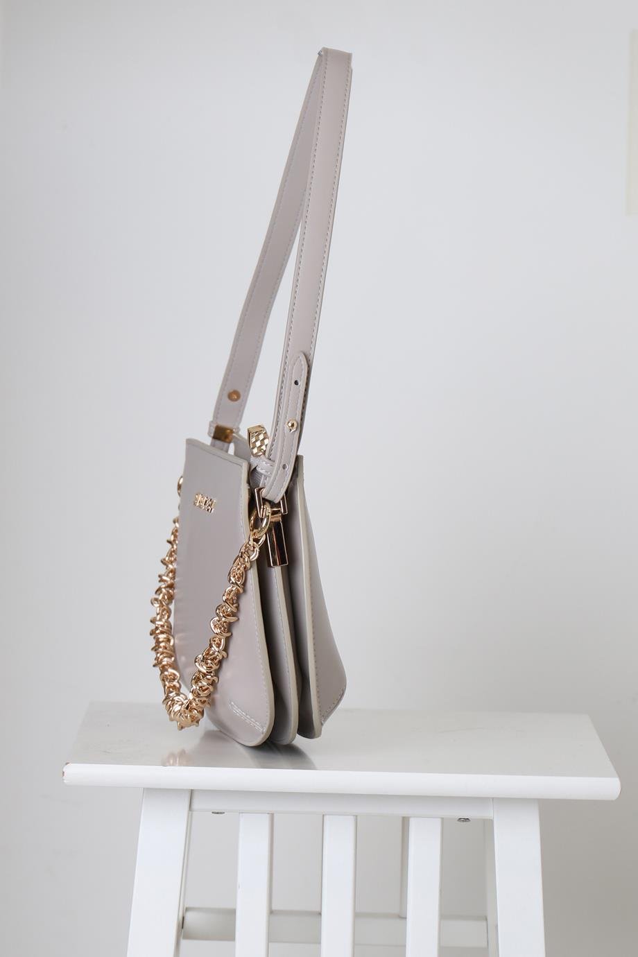 SISLEY-BENETTONZİNCİR DETAYLI GRİ KADIN KOL ÇANTASI 011-2Y4