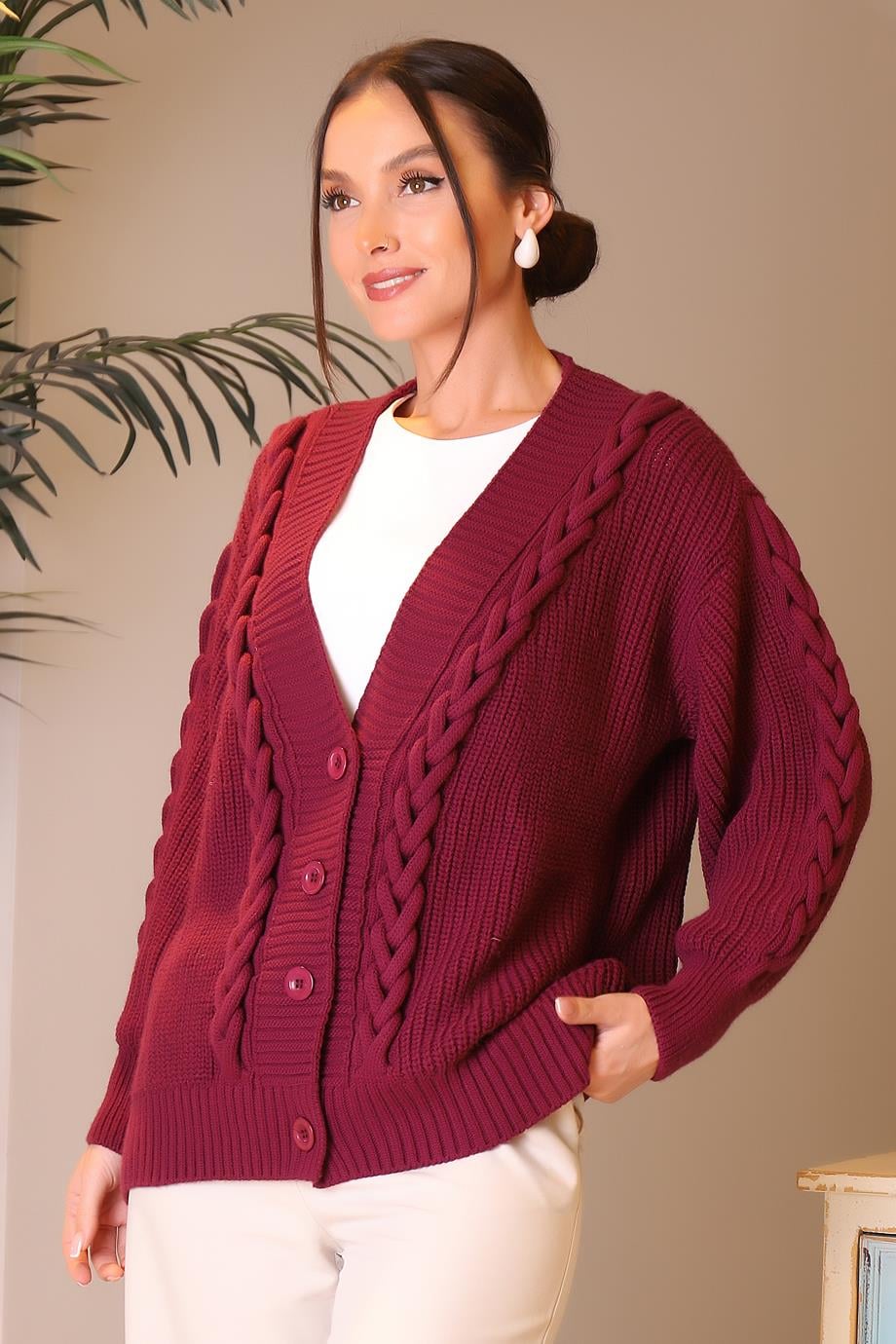 ZENTONİÖRGÜ İŞLEMELİ MÜRDÜM KADIN HIRKA 5125-2K4