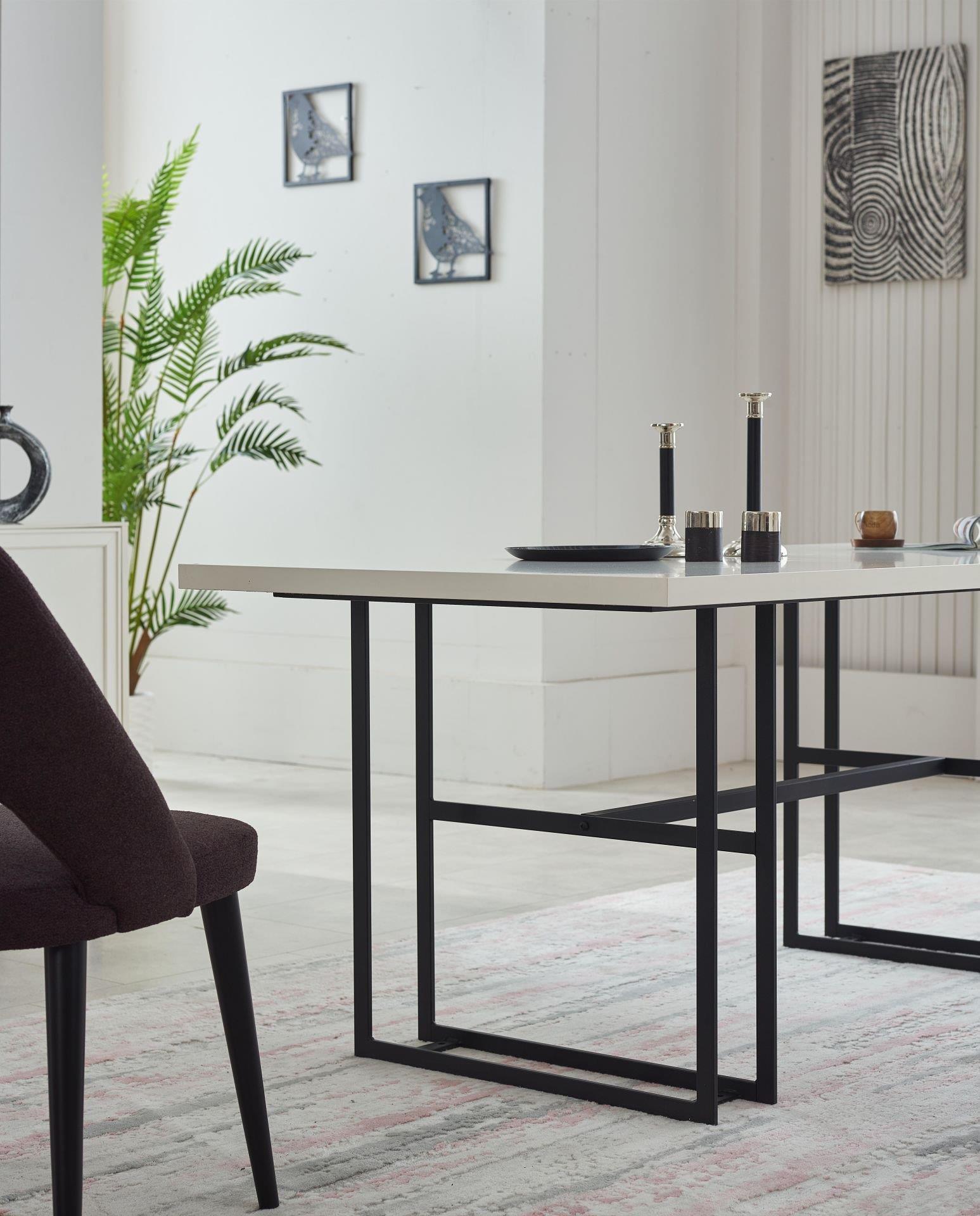 Bordeaux Yemek Odası