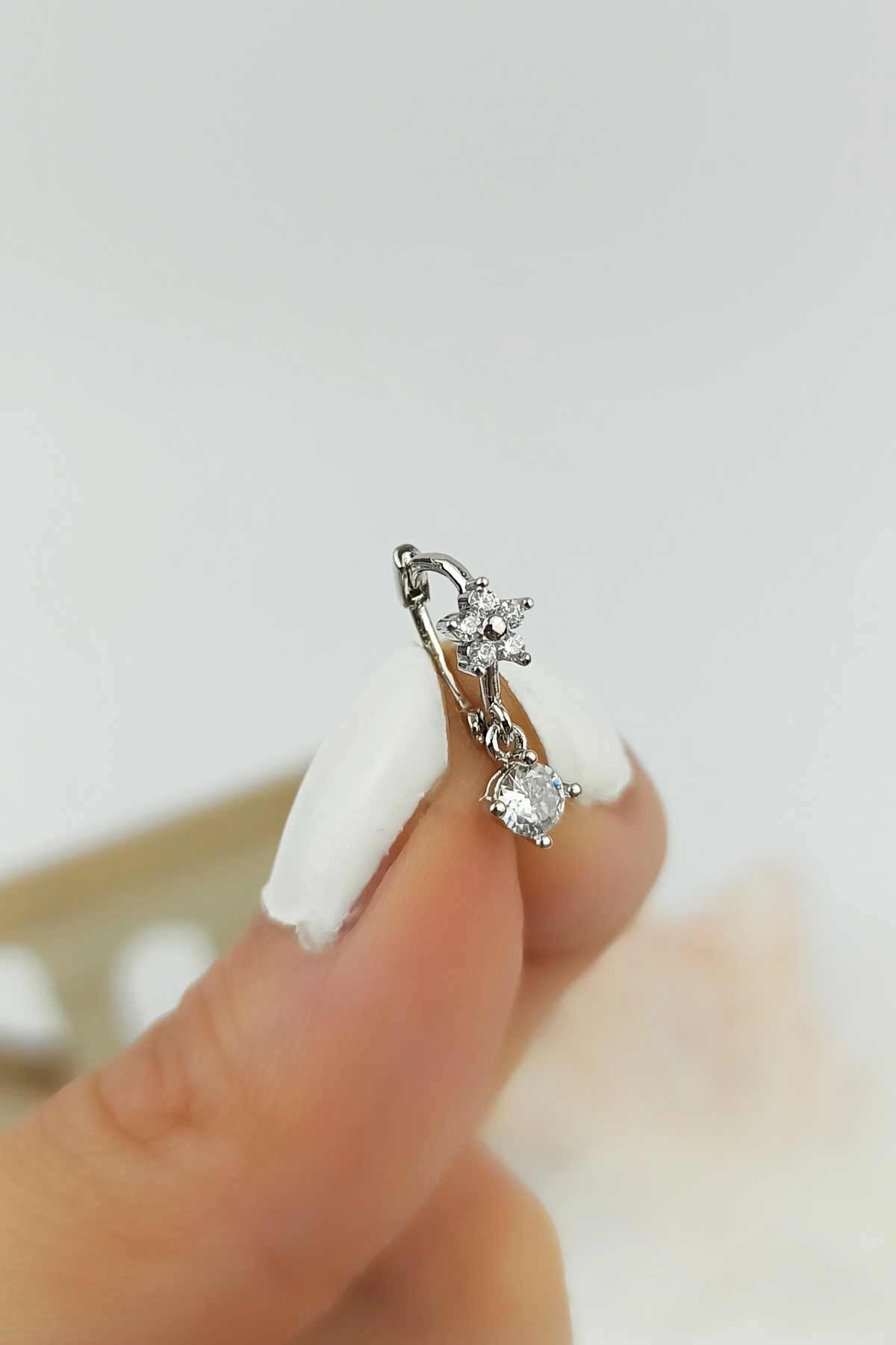 316 L Cerrahi Çelik Sallantı Taşlı Çiçek Halka Piercing TrPiercing067 Pier32003