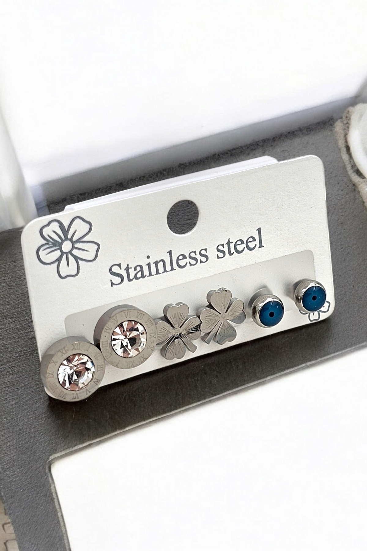 Çelik 6'lı Yonca Küpe Komin 35601