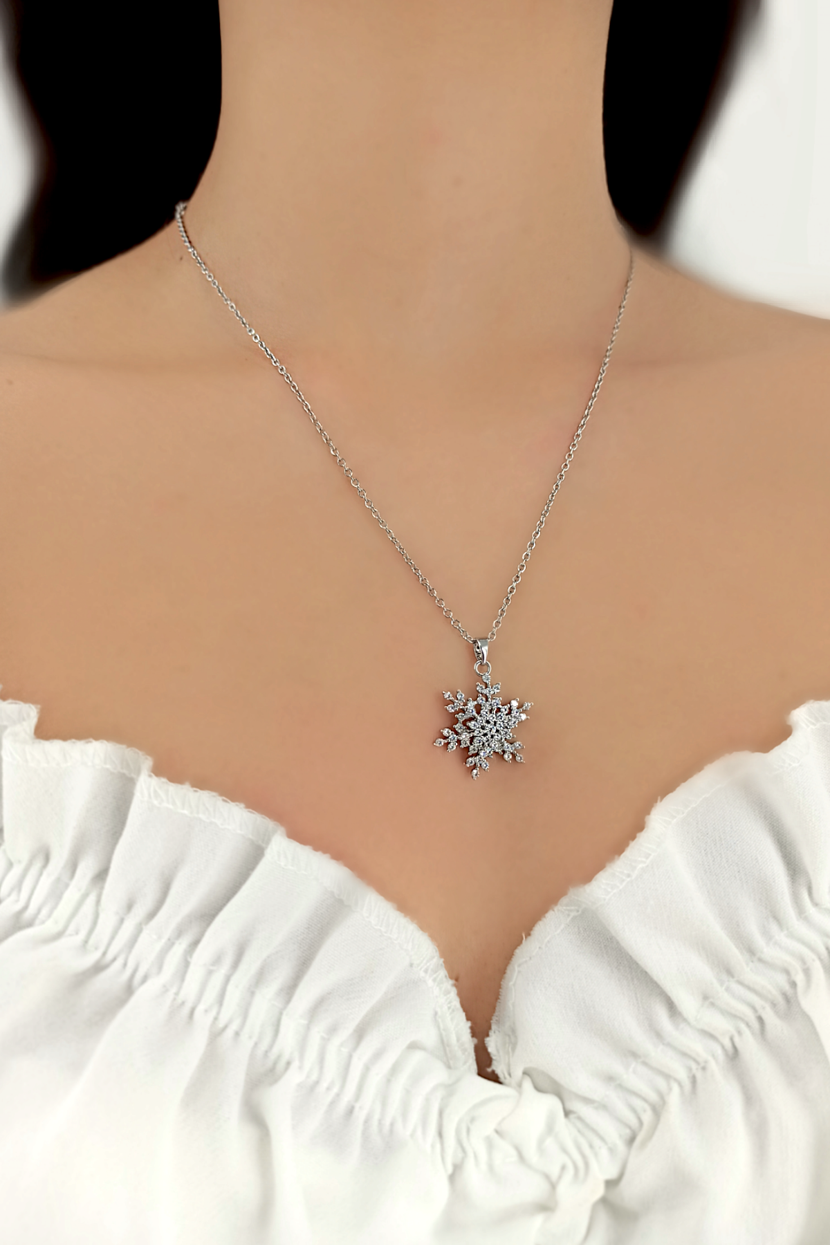 Çelik Hareketli Döner Taşlı Kar Tanesi Kolye