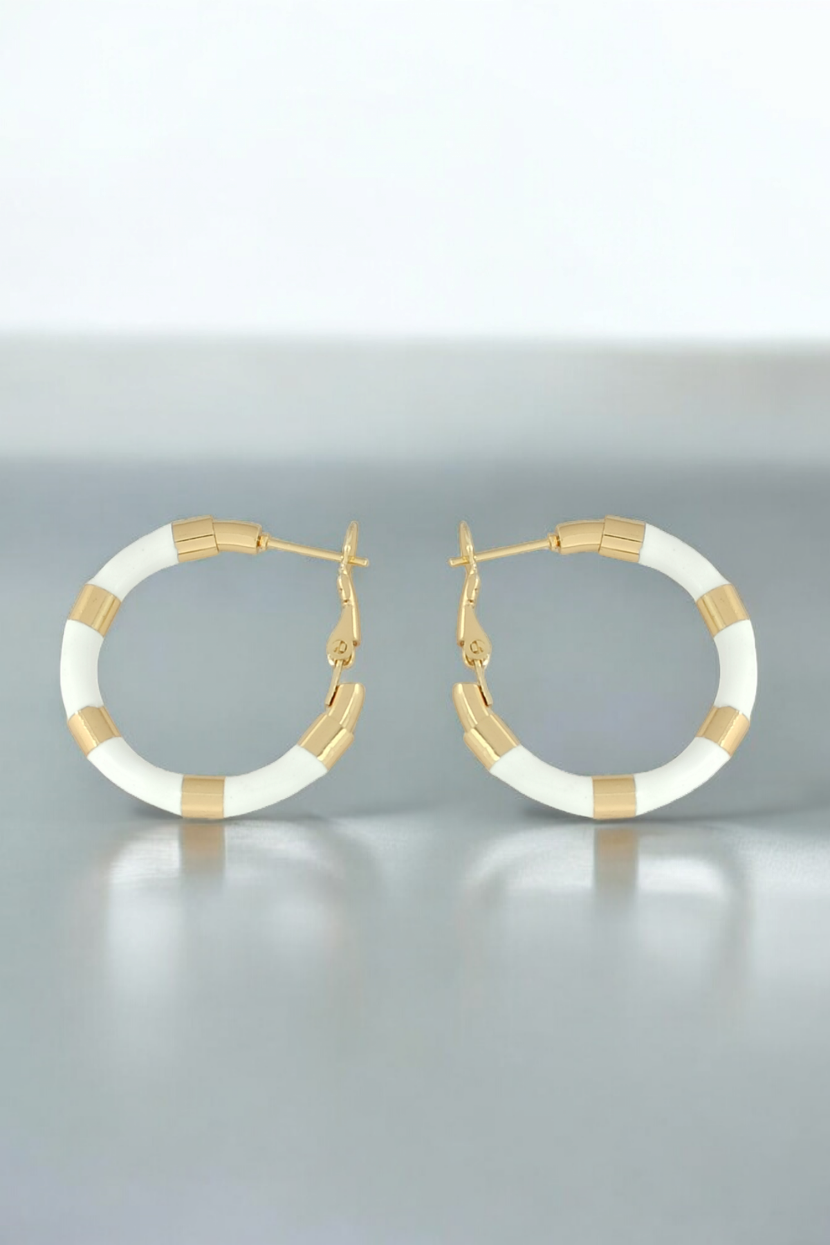 Çelik Plaka Mineli Halka Küpe