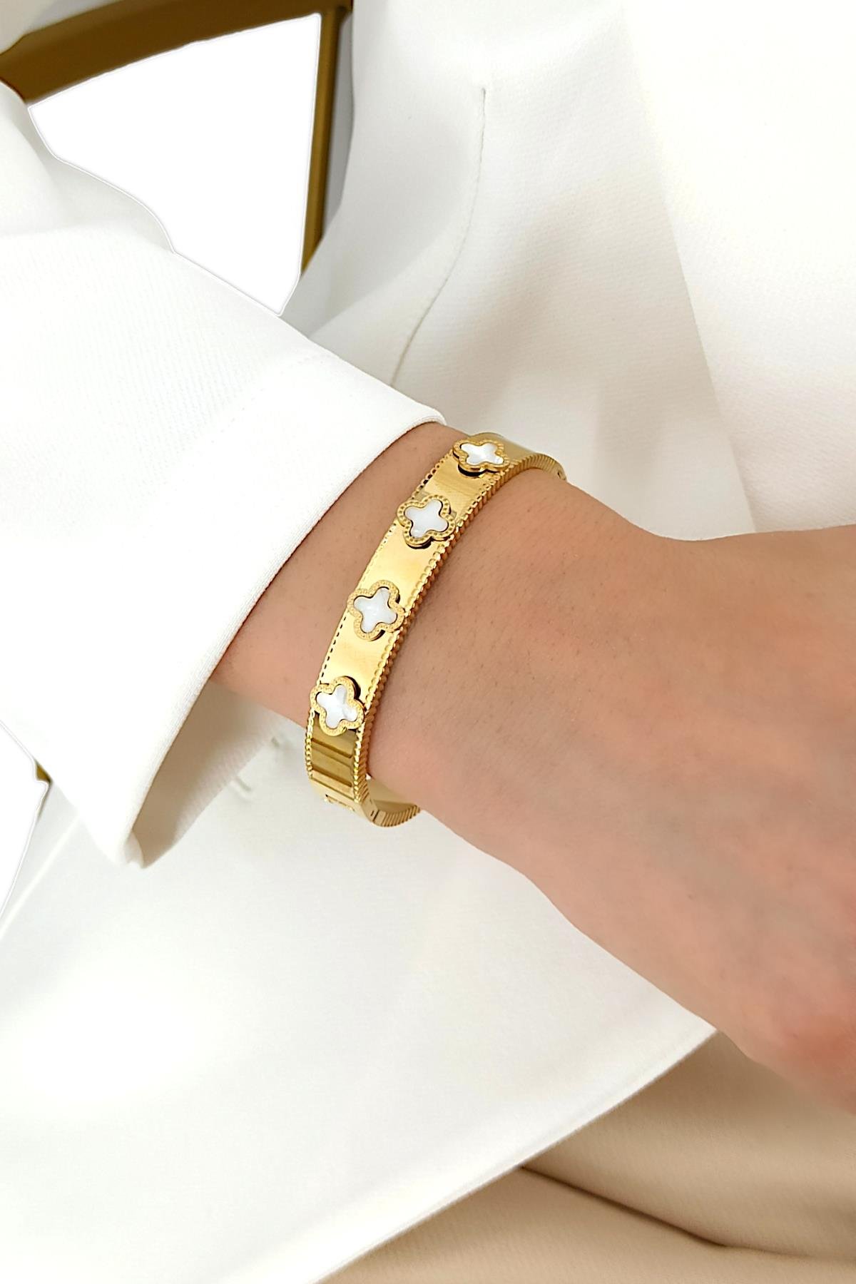 Çelik Sedef Yonca Kelepçe Bileklik