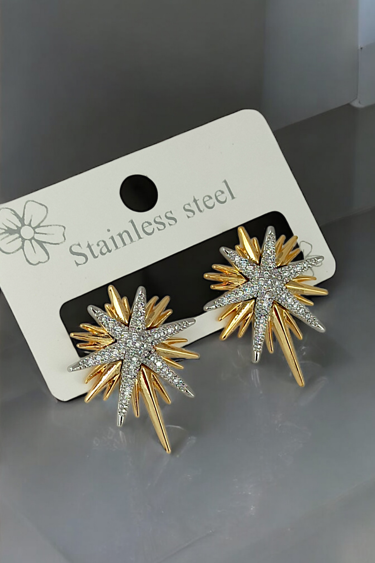 Çelik Taş İşlemeli Plaka Kuzey Yıldız Küpe