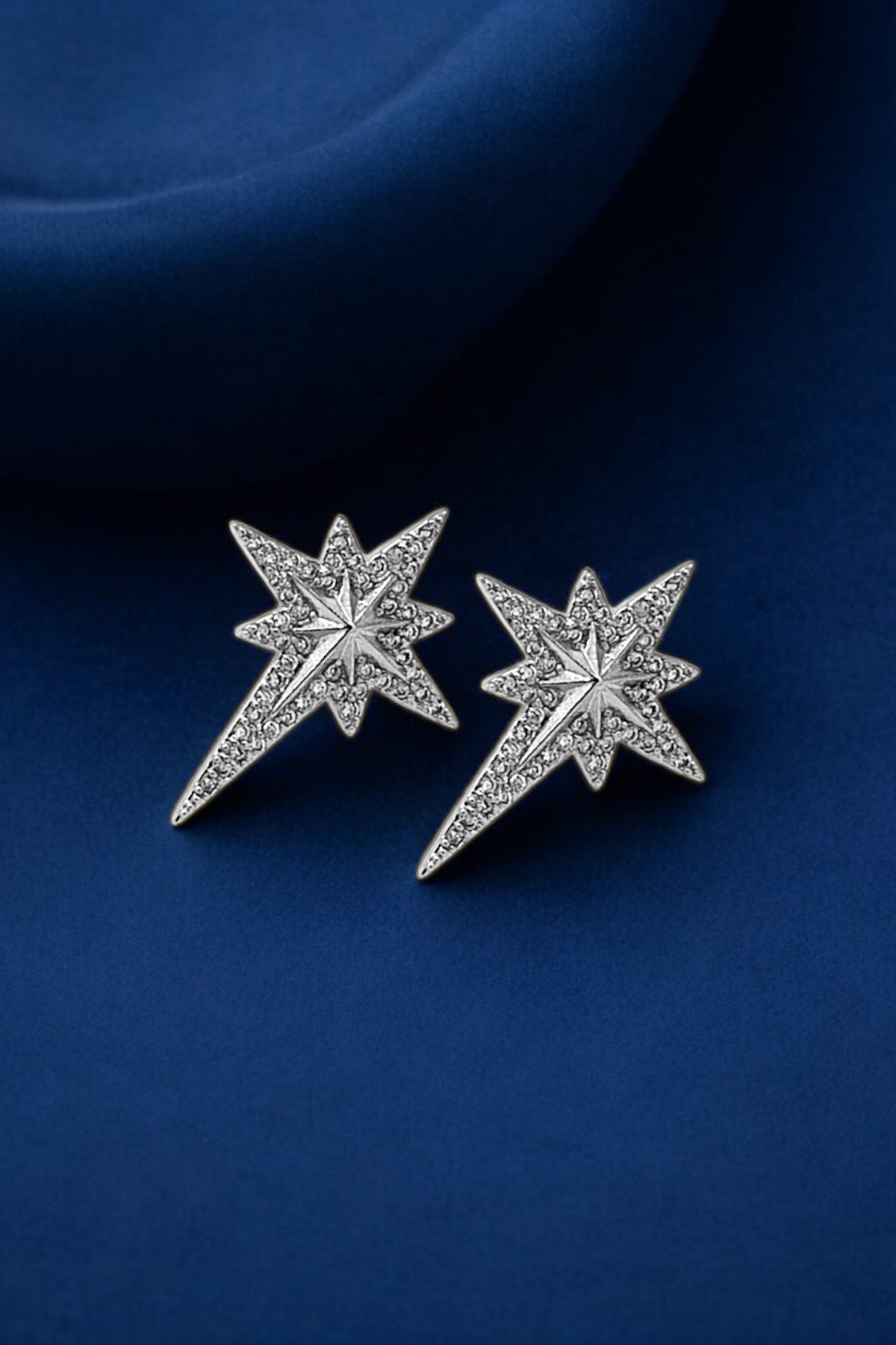 Çelik Taşlı Kuzey Yıldız Küpe 