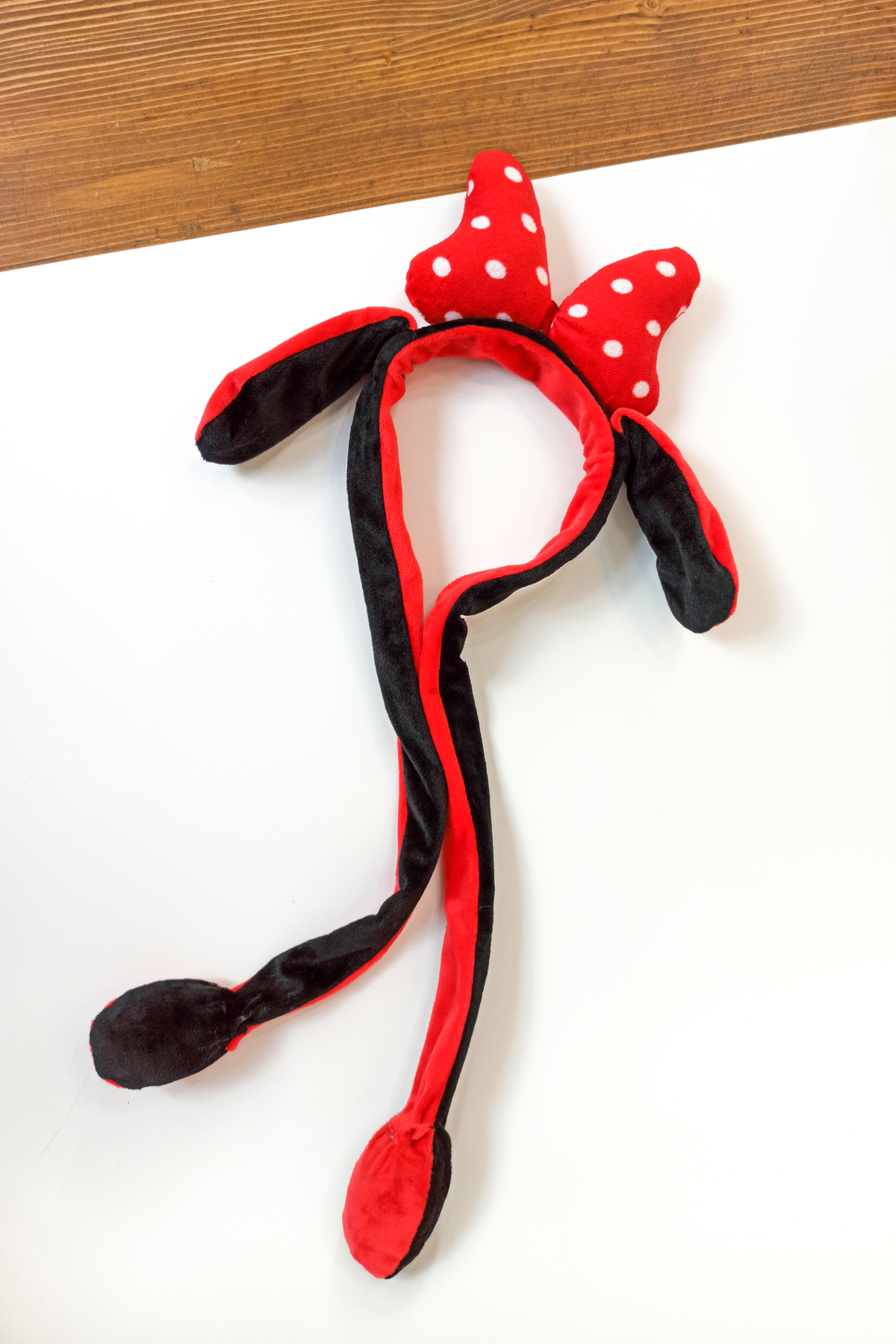 Hareketli Taç Minnie Mouse Oynar Kulaklı T400 Kırmızı