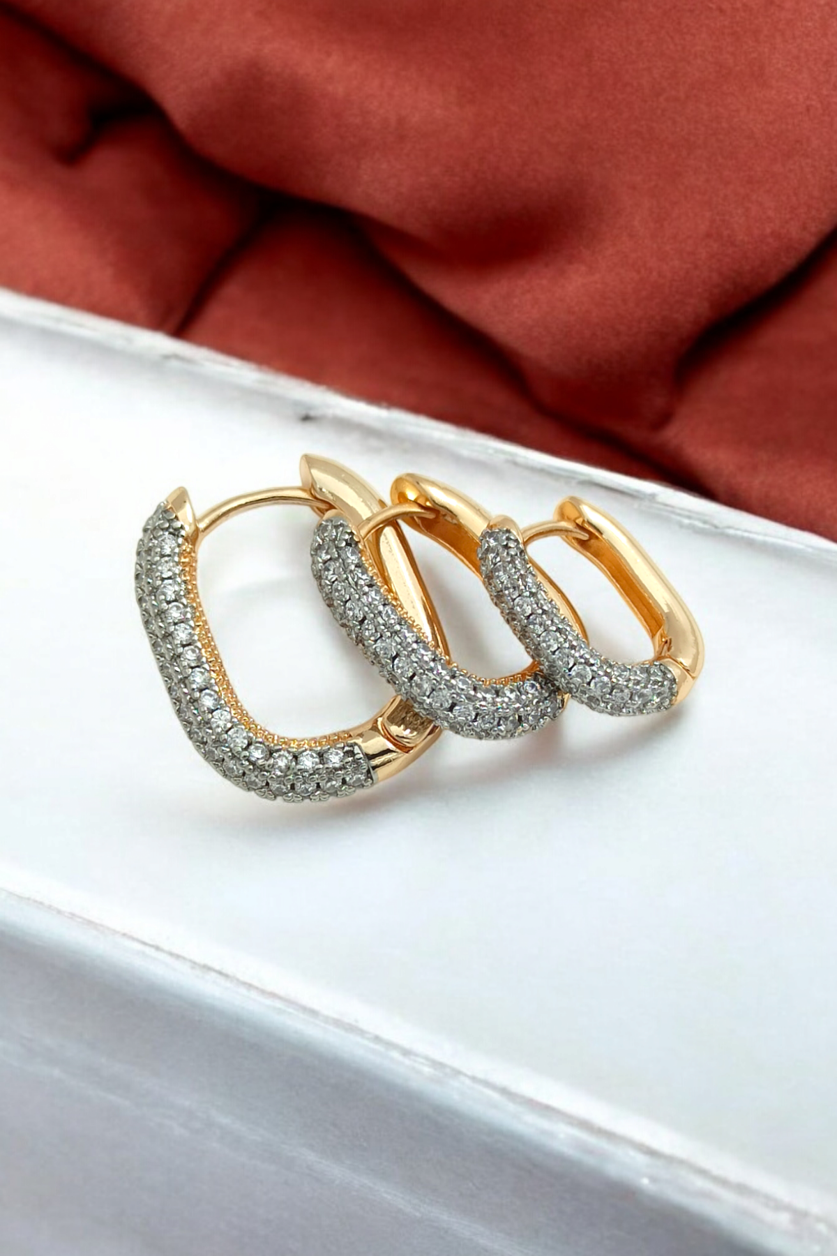 Premium İki Renk Taşlı Oval Halka Küpe 35618