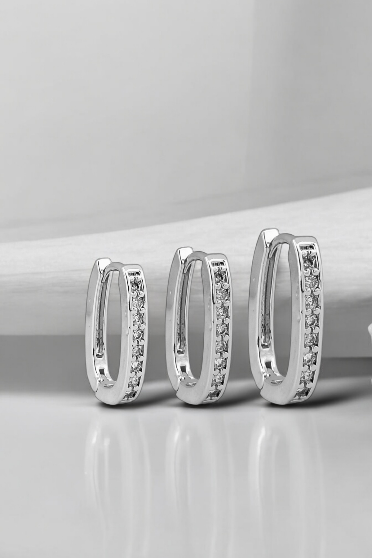 Premium 3'lü Taşlı Oval Halka Küpe