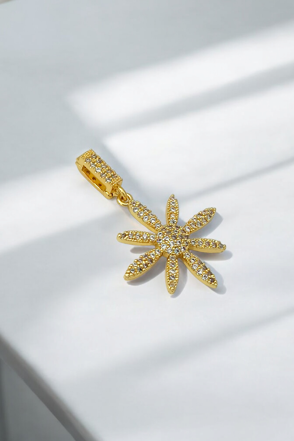 Premium Ajda Charm Taşlı Kuzey Yıldız Charm