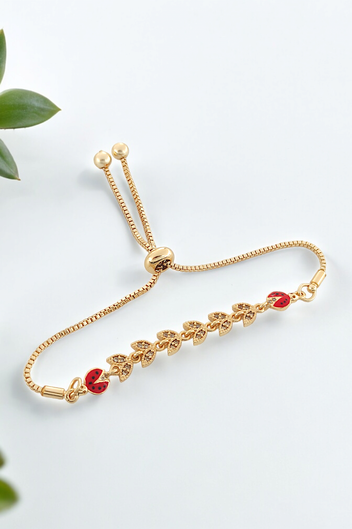 Premium Asansörlü Yapraklı Uğur Böceği Bileklik