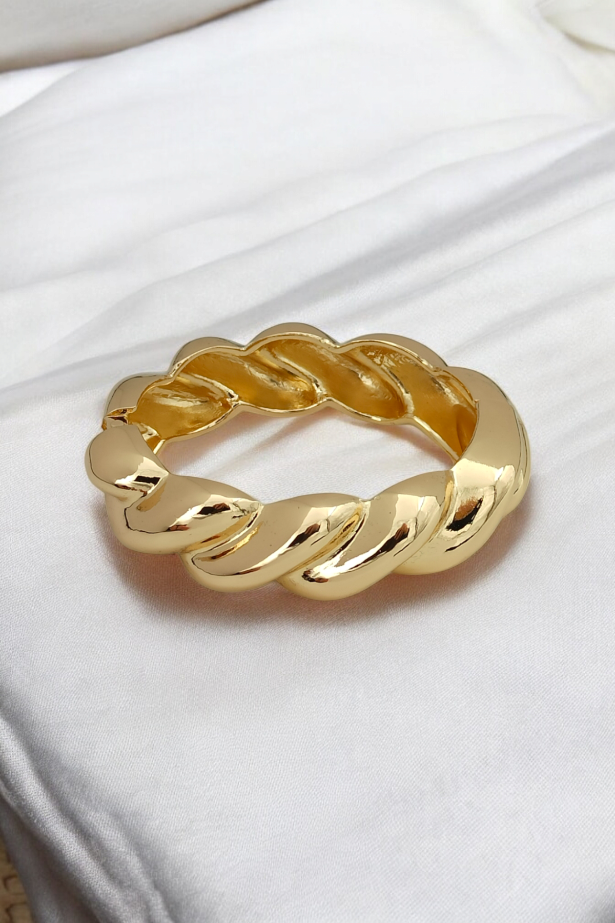 Premium Bombeli Plaka Burgu Kelepçe Bileklik