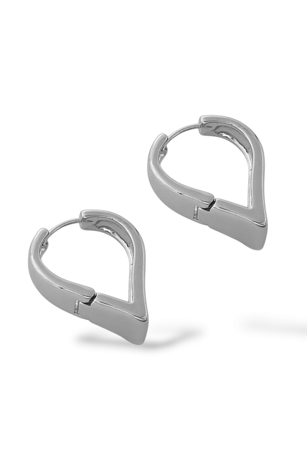 Premium Bombeli V Kalp Küpe