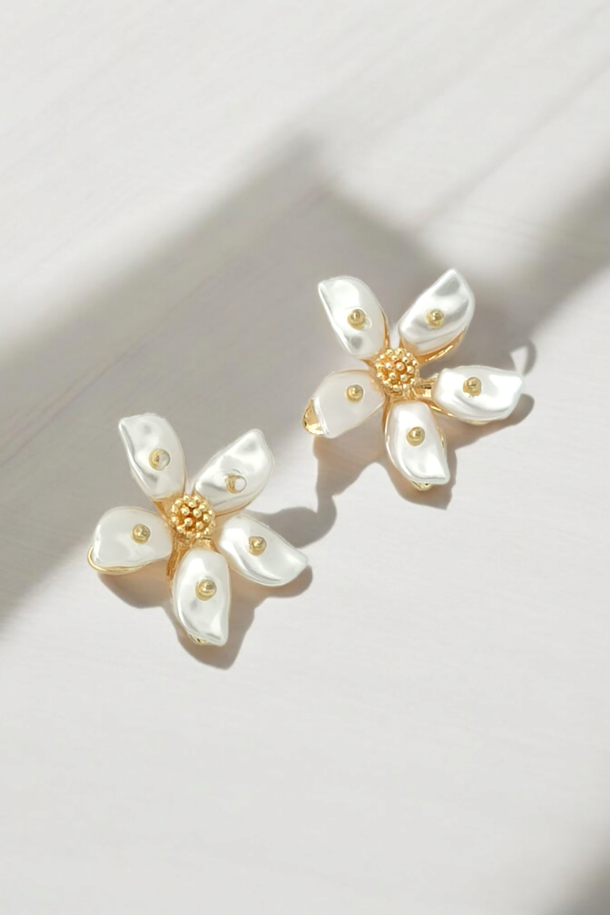 Premium İncili Topcuk Çiçek Küpe