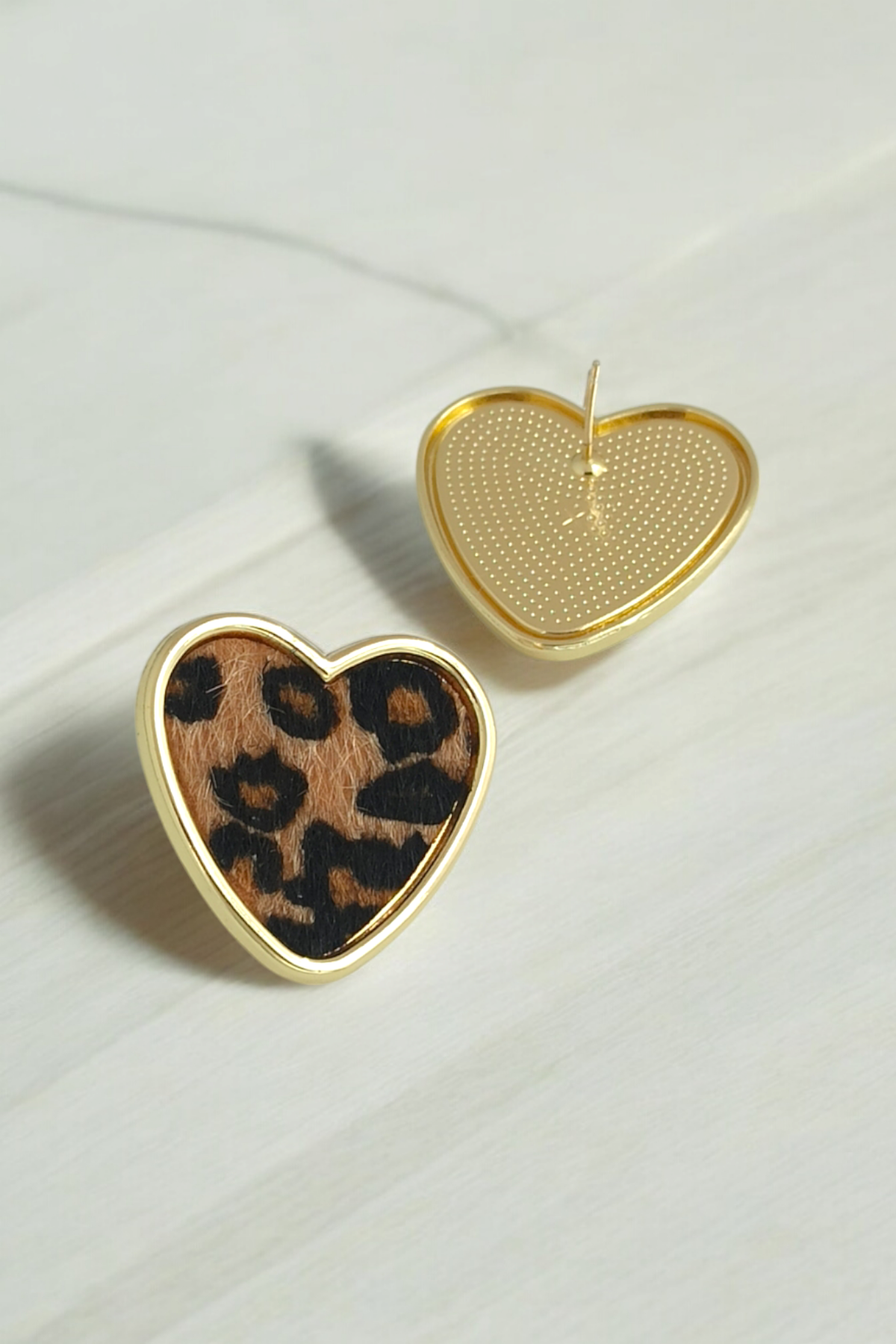 Premium Leopar Desenli Altın Çerçeveli Kalp Küpe