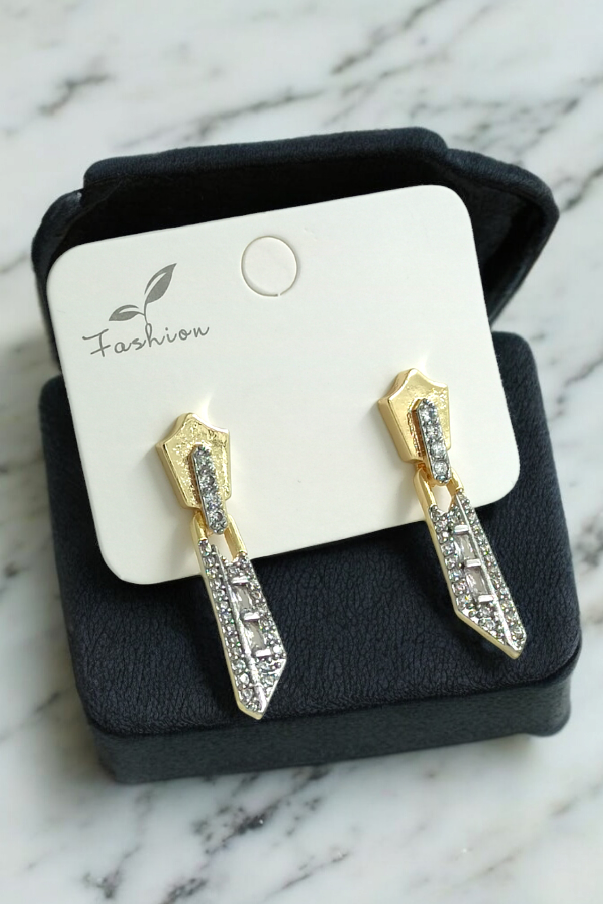 Premium Plaka Zirkon Taşlı Sallantılı Küpe 35652