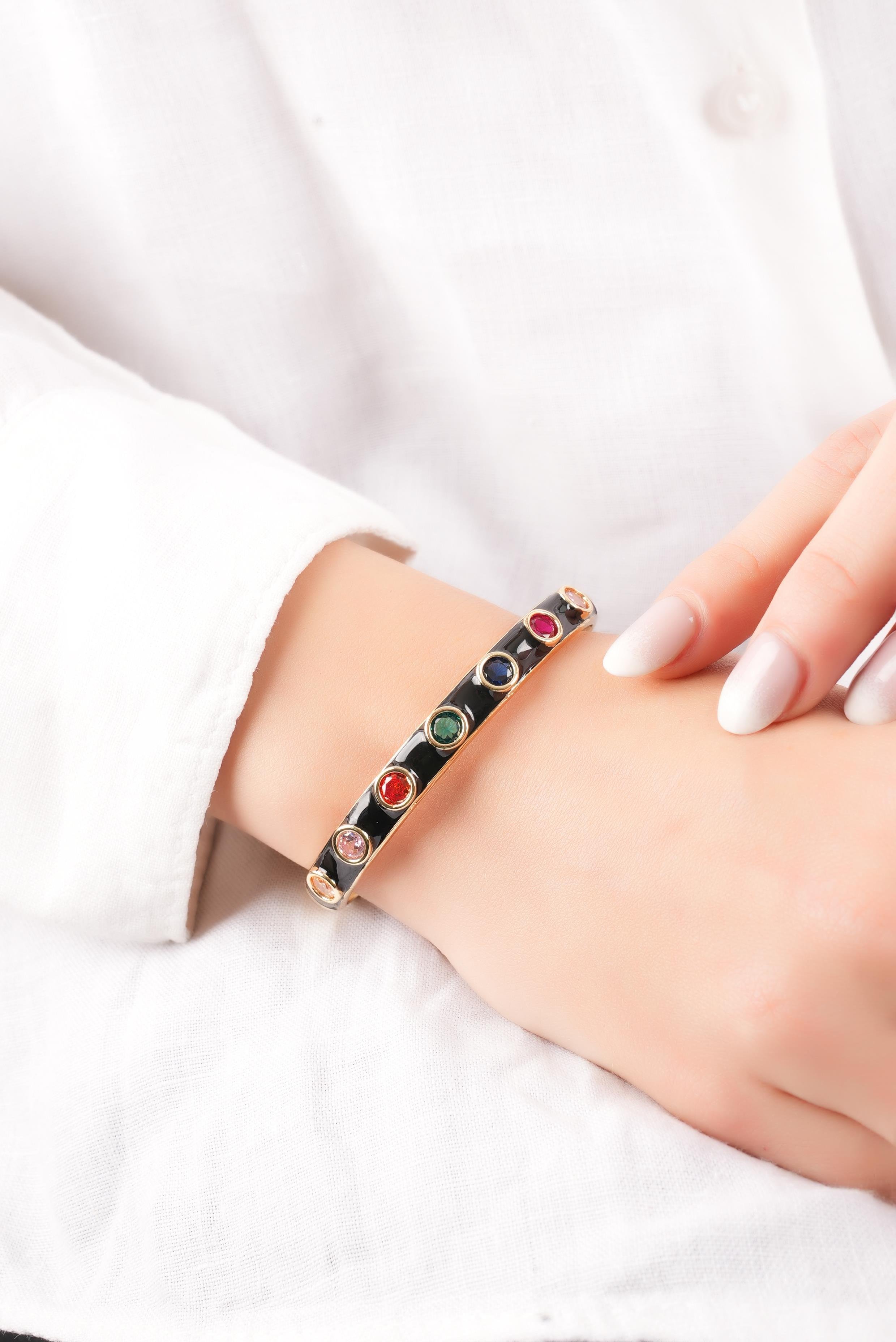 Premium Renkli Zirkon Taş Yuvarlak Kelepçe Bileklik 70777