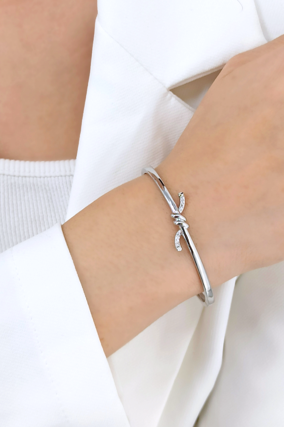 Premium Taşlı Düğüm Kelepçe Bileklik