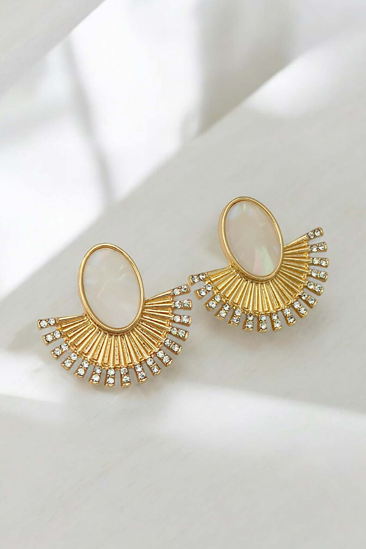 Premium Taşlı Mineli Tasarım Küpe