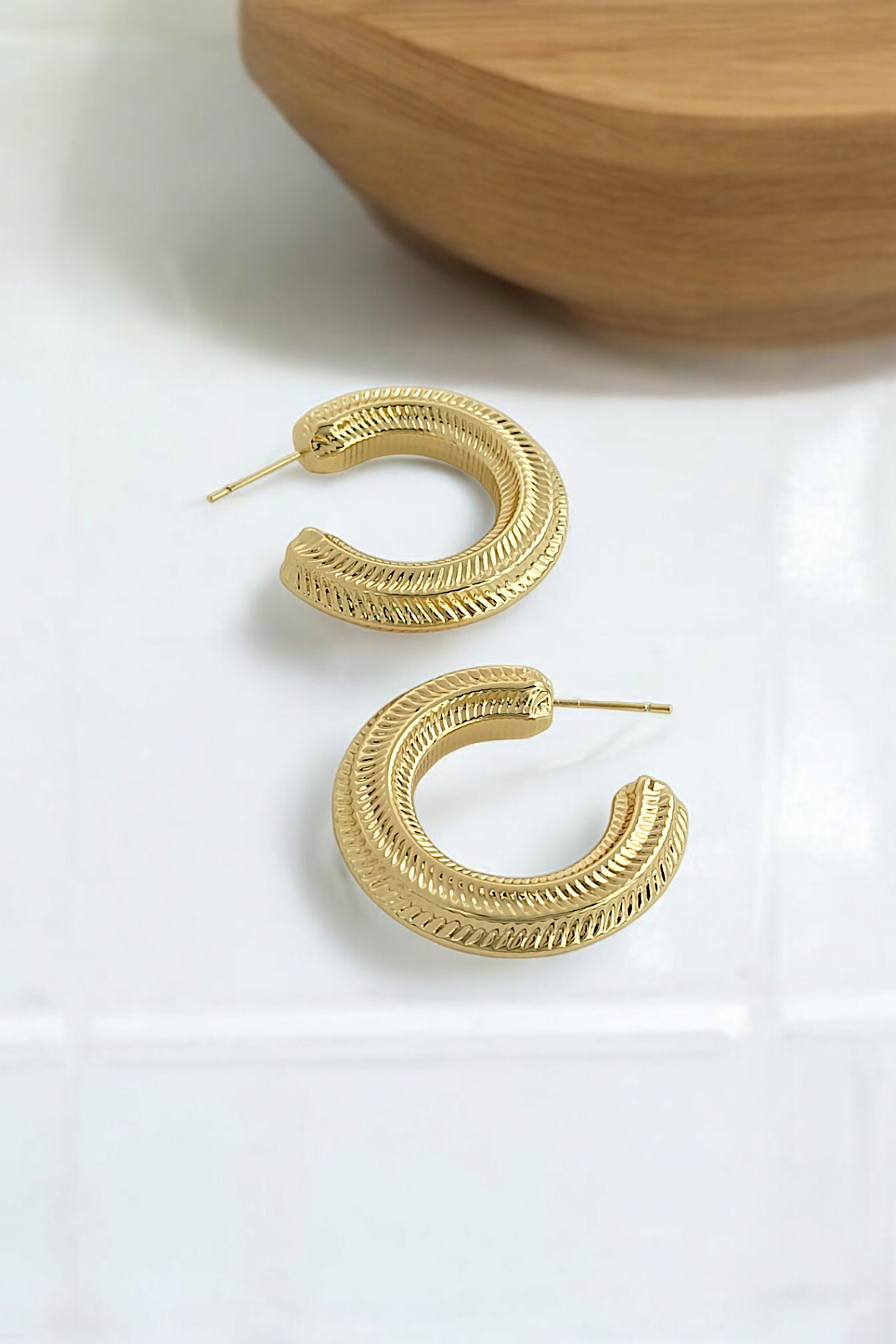 Premium Xuping Renk Atmaz Lazer Kesim Bombeli Halka Küpe