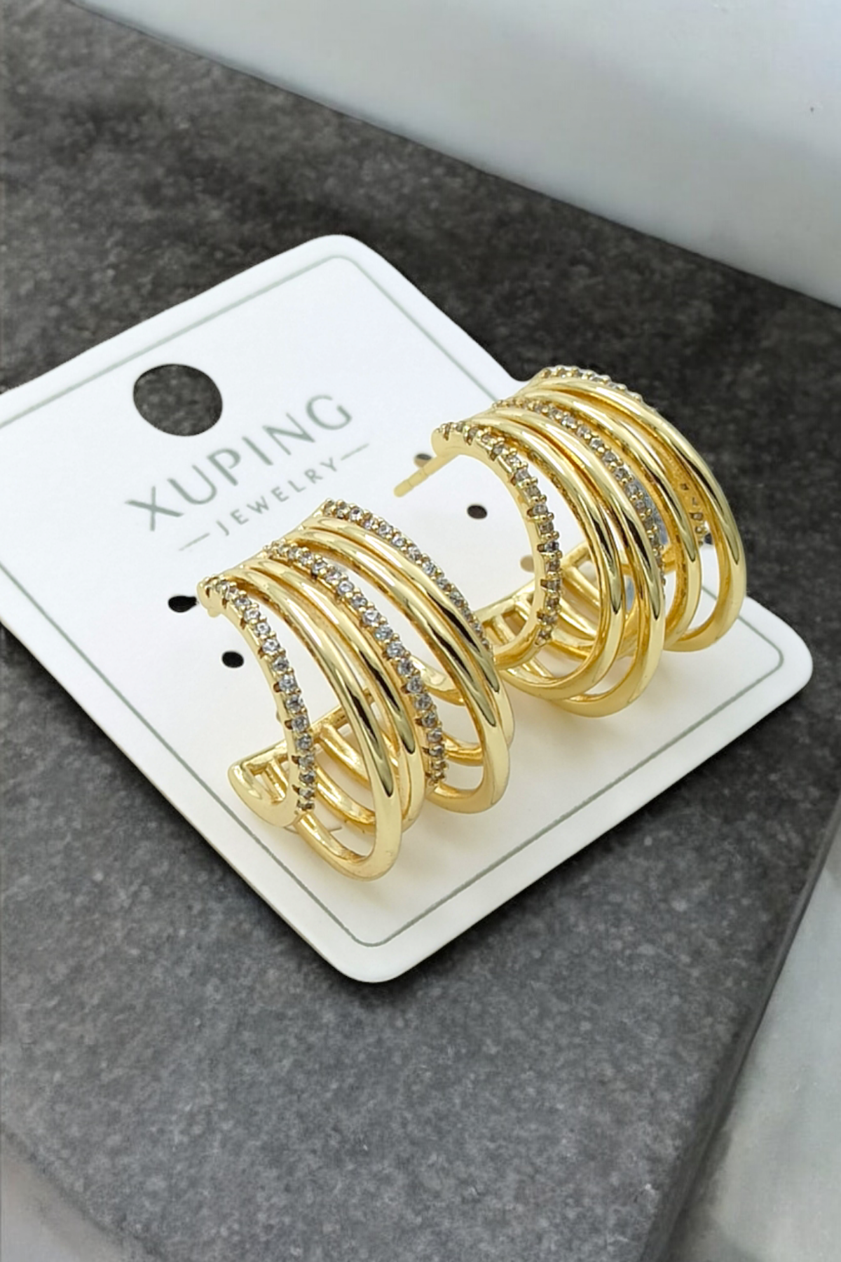 Xuping Renk Atmaz Taşlı Sıralı Küpe