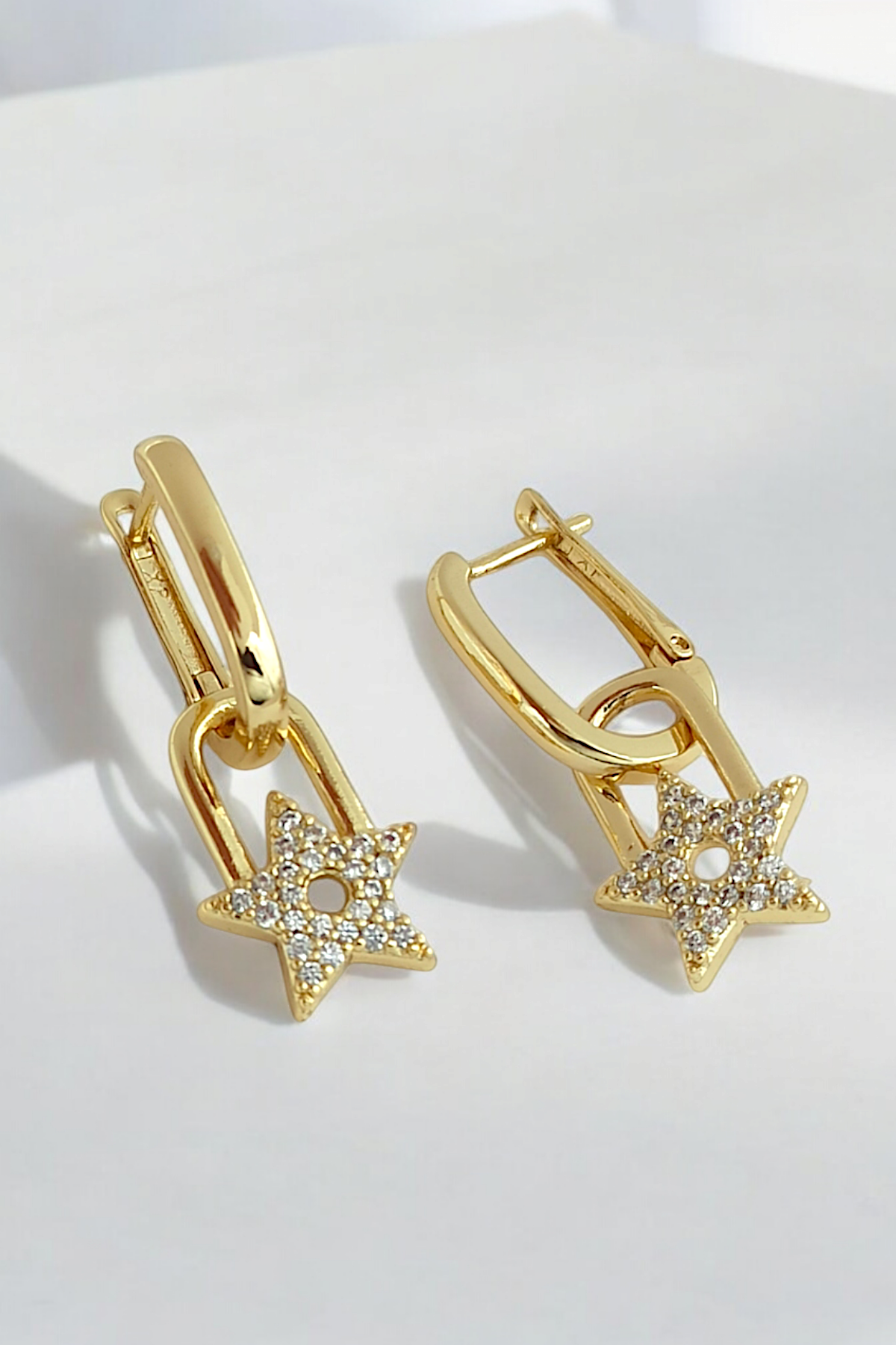 Xuping Renk Atmaz Taşlı Yıldız Küpe