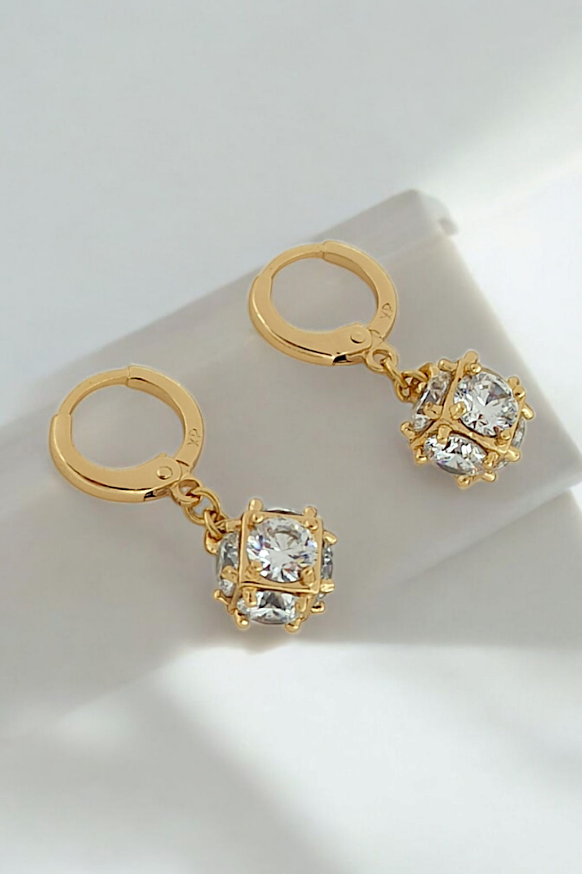 Xuping Renk Atmaz Zirkon Taş Küp Halka Küpe