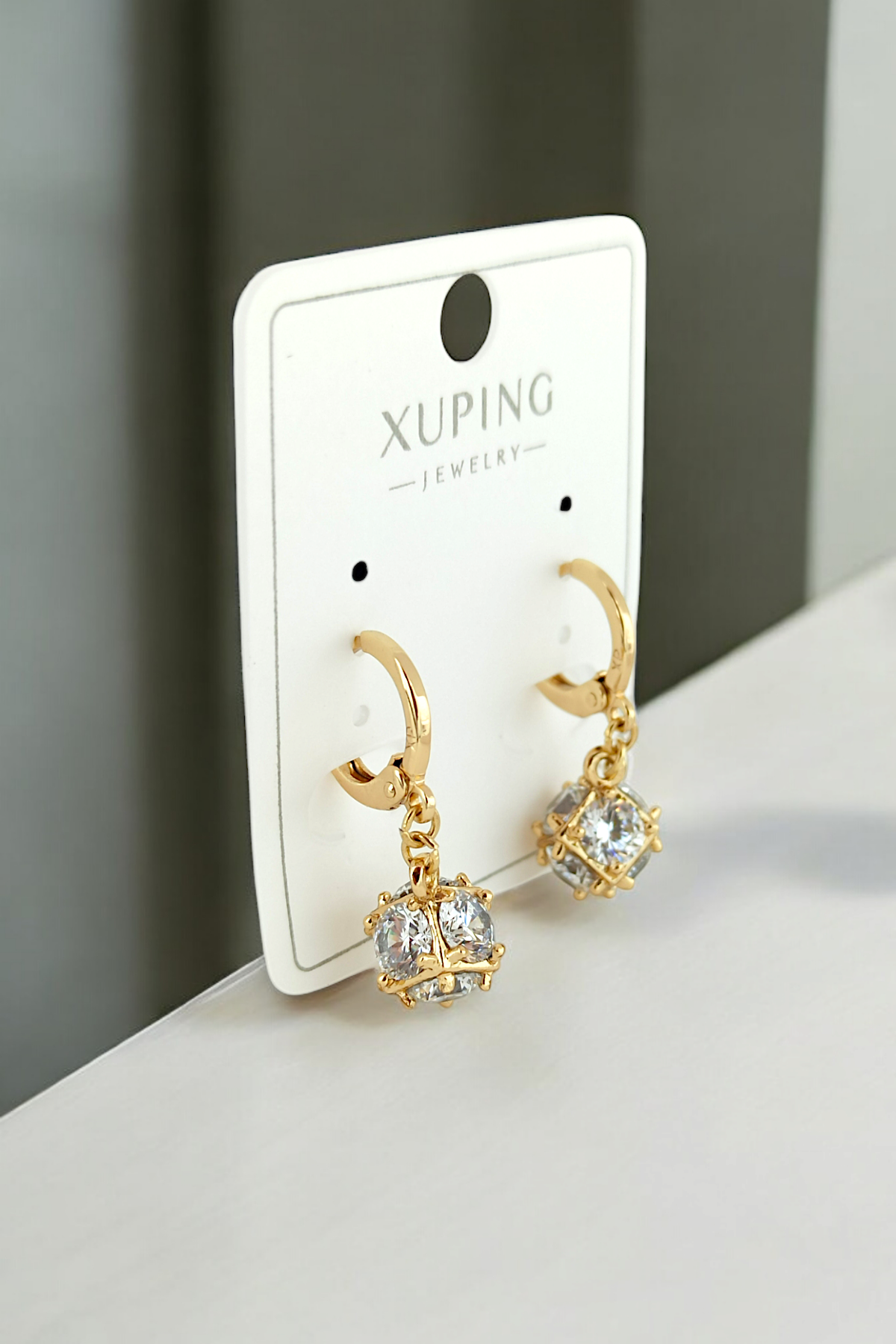 Xuping Renk Atmaz Zirkon Taş Küp Halka Küpe