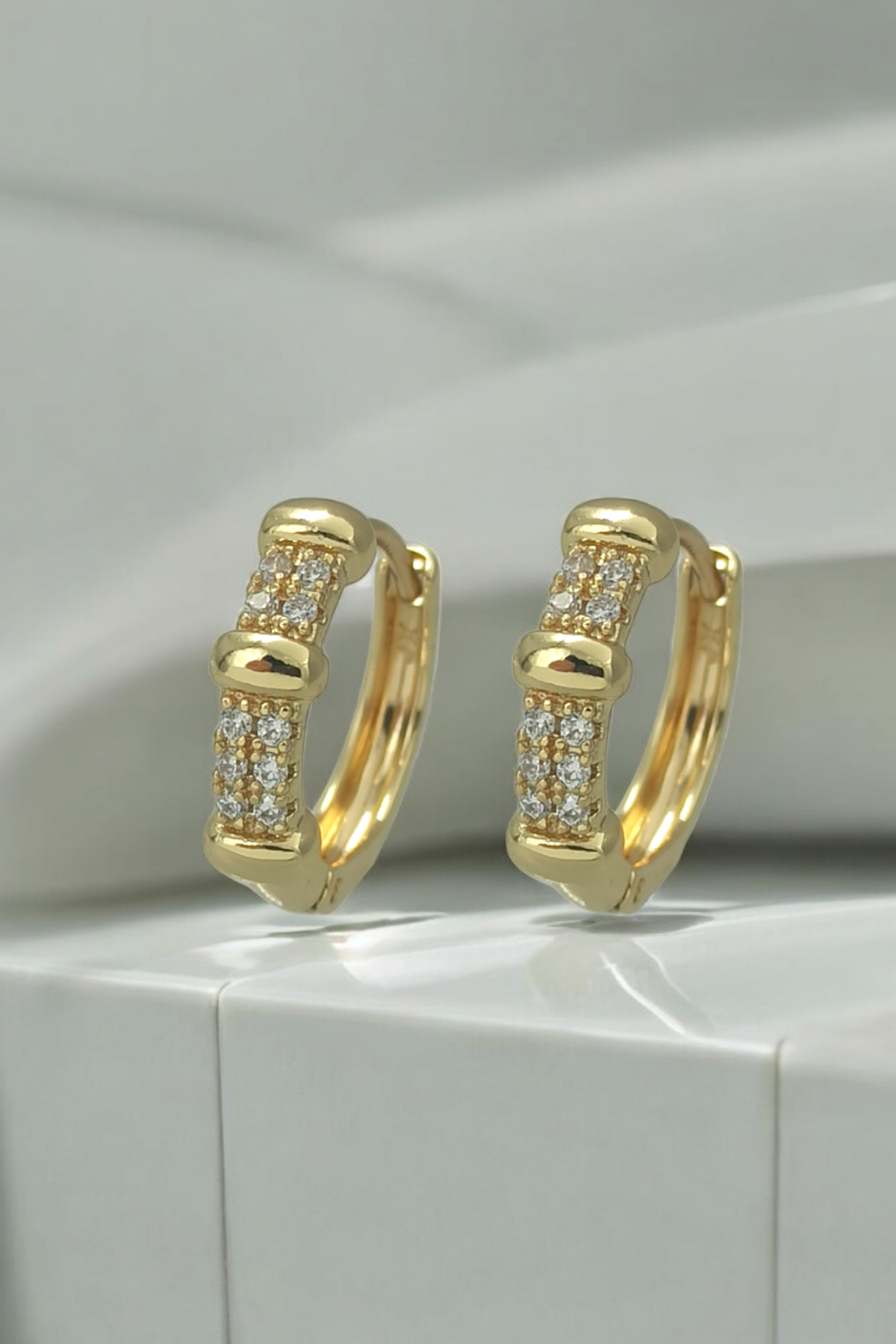 Xuping Renk Atmaz Taşlı Halka Küpe