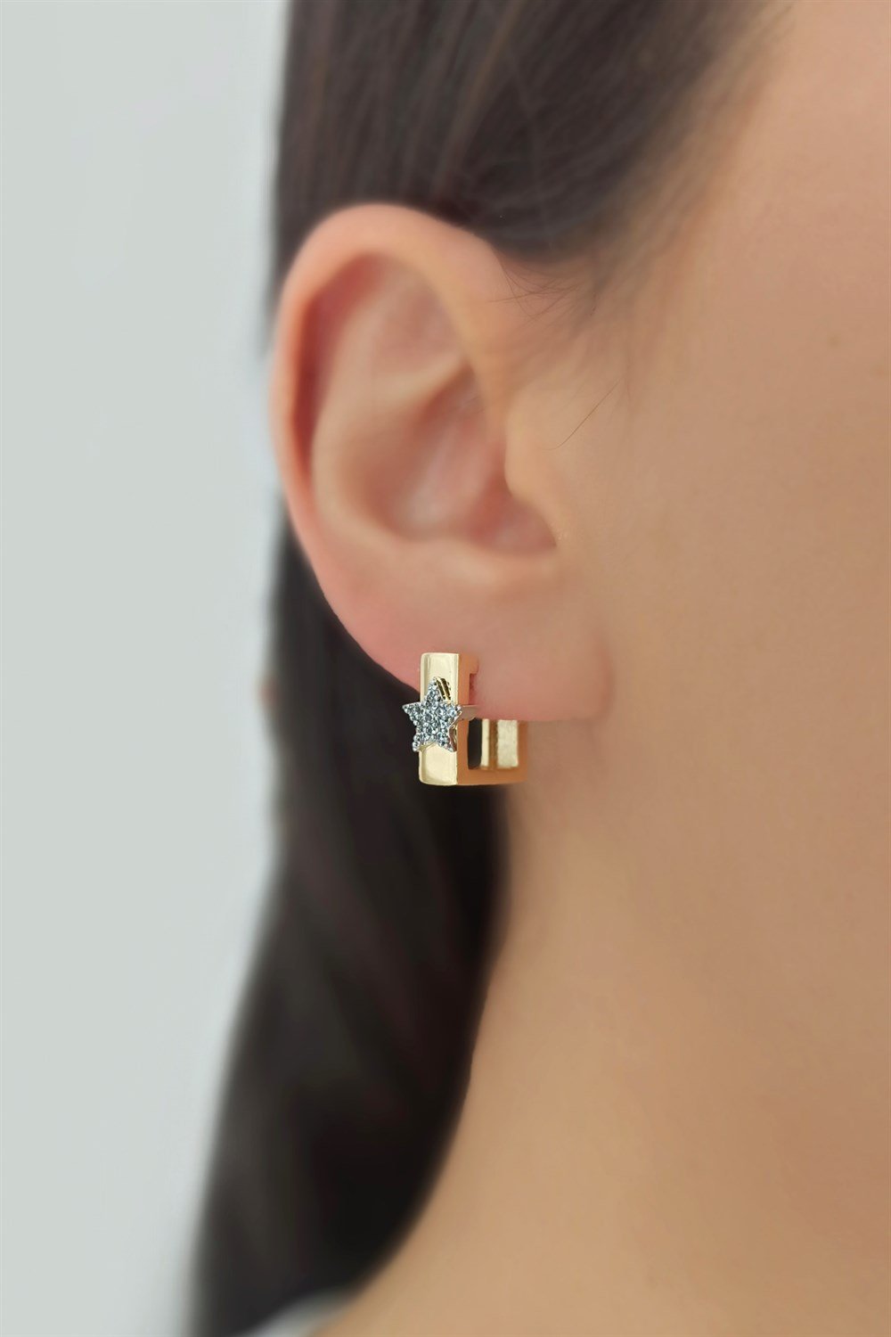 Yıldızlı Kare Halka Küpe TrKüpe34984