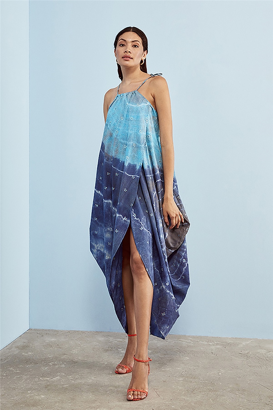 Batik Yırtmaçlı Mavi Elbise