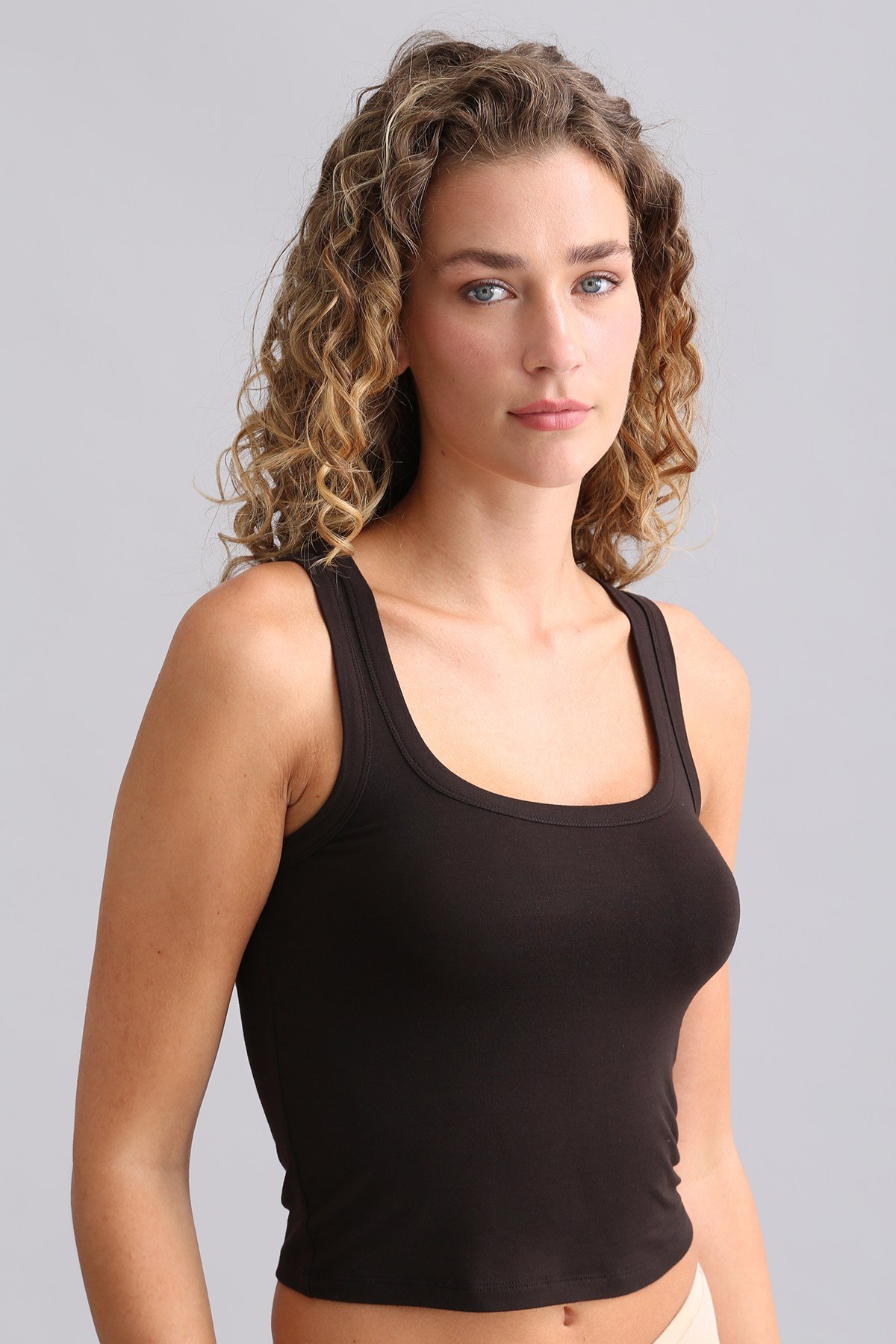 Mısırlı Modal by TENCEL U HELEN Kalın Askılı Crop / T-Shirt Kahverengi
