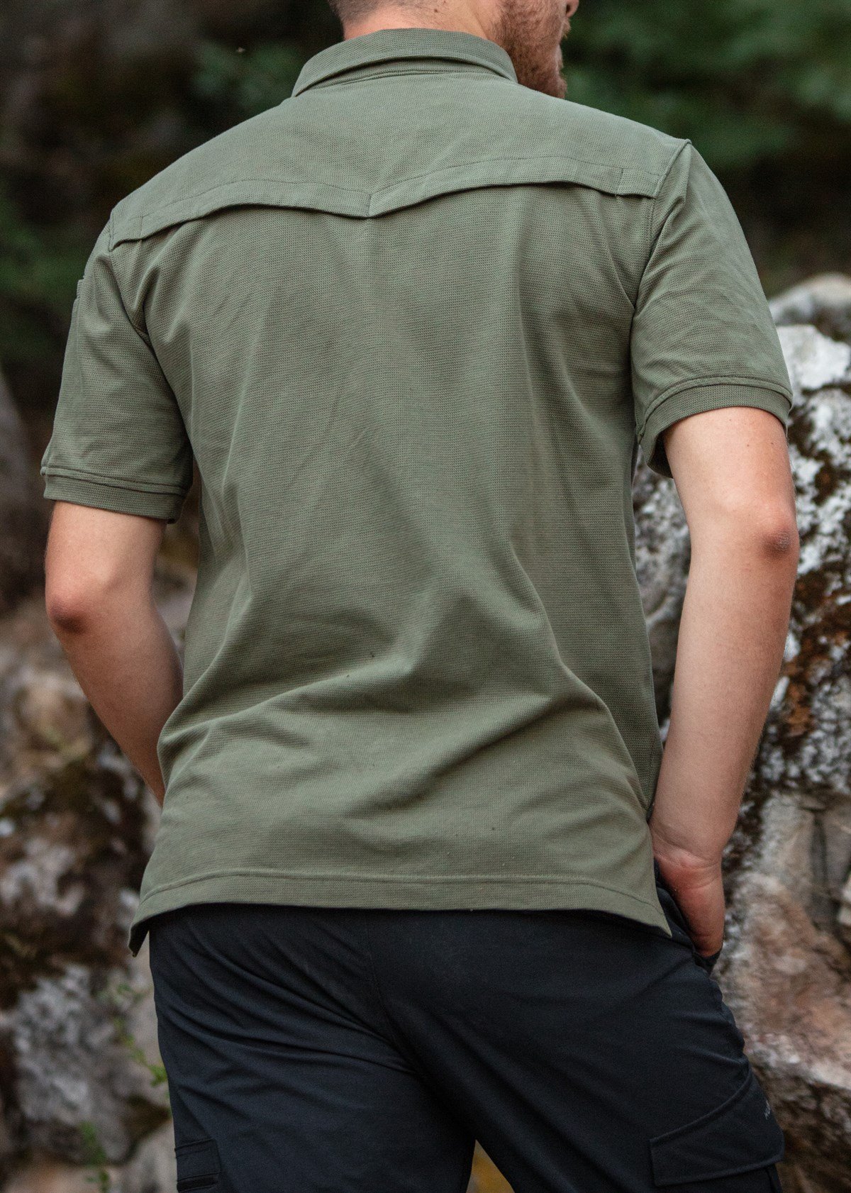 Polo Yaka Sırtı ve Koltuk Altı Fileli Haki T-Shirt