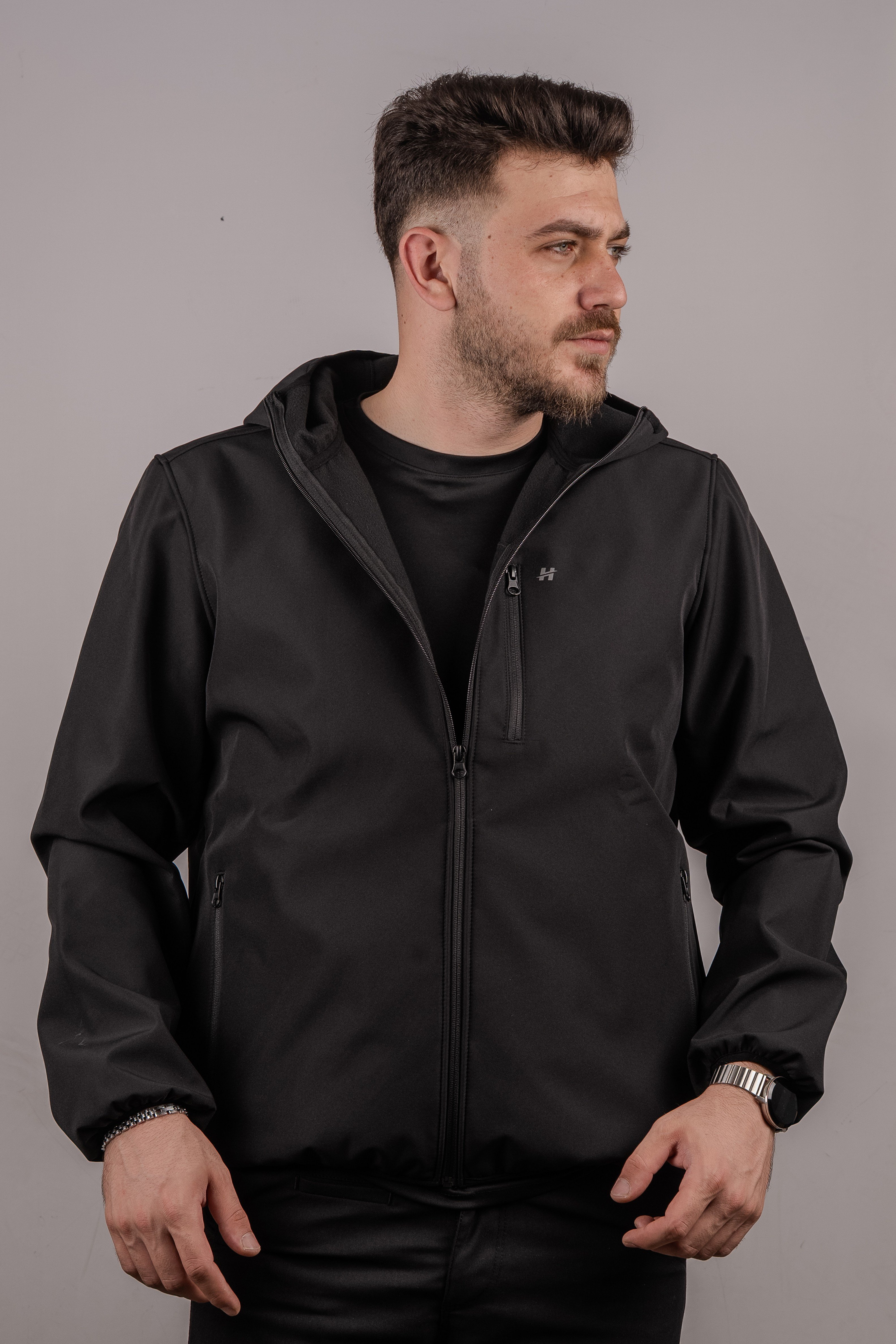 Huğlu Outdoor Siyah Kapüşonlu Softshell Mont