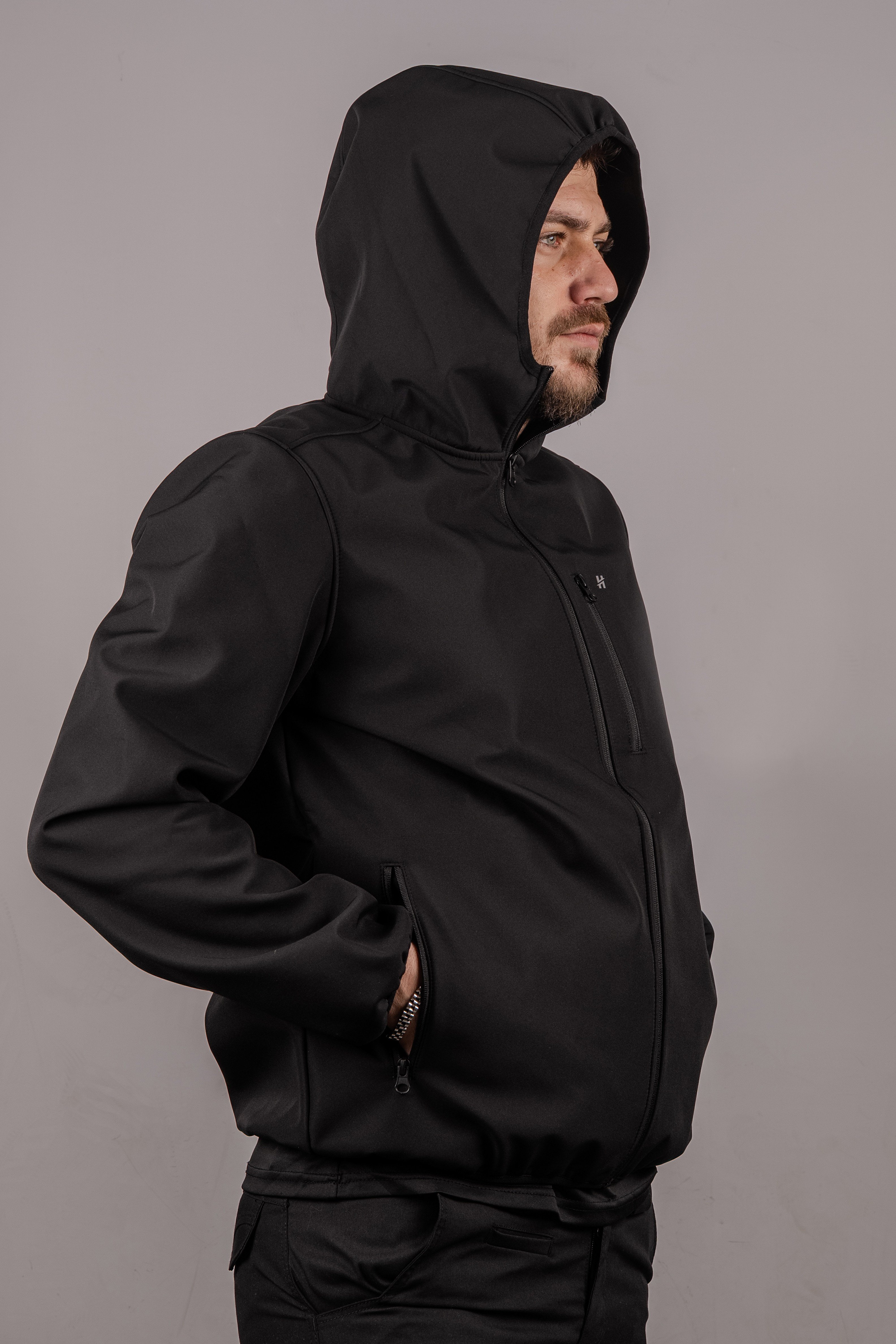 Huğlu Outdoor Siyah Kapüşonlu Softshell Mont
